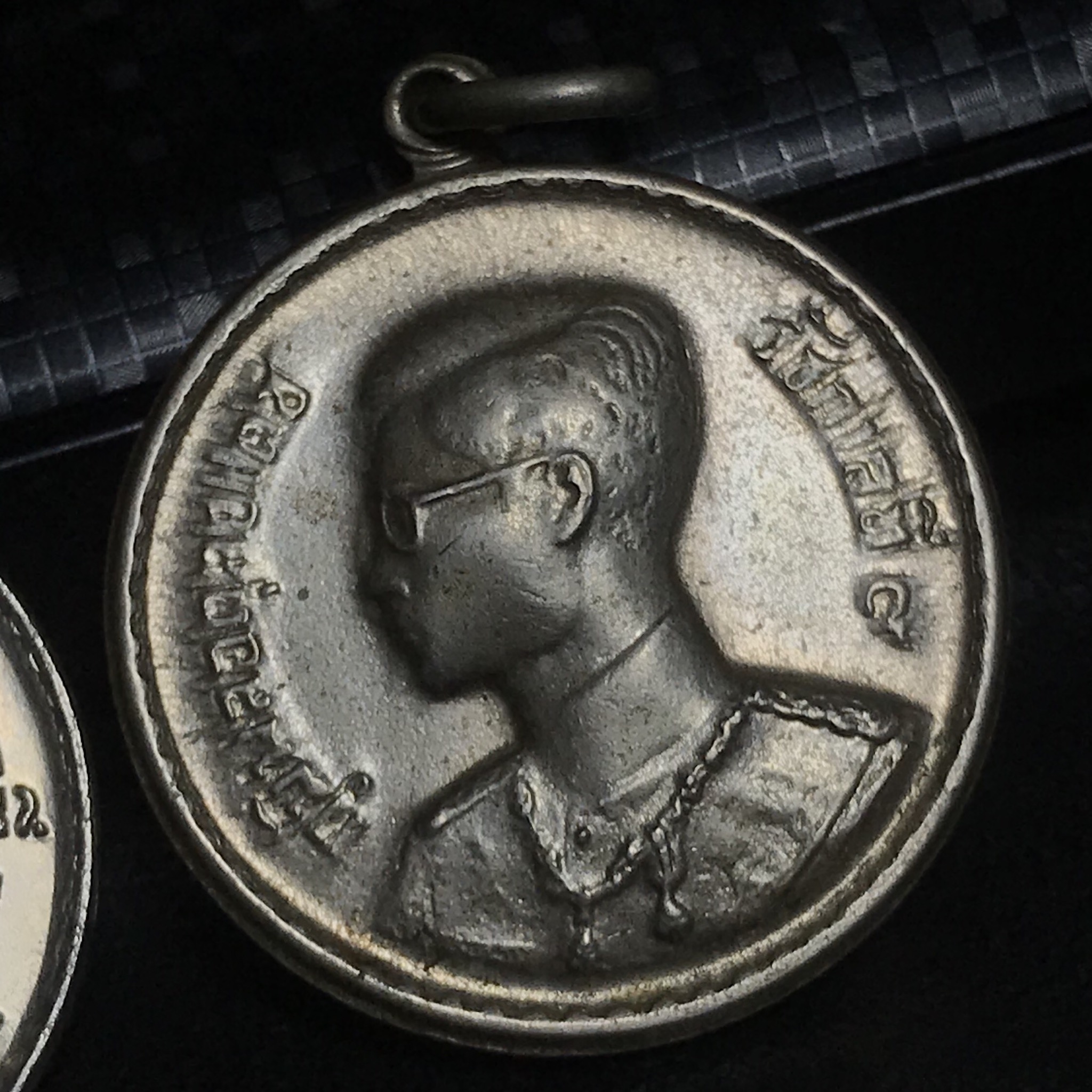 เหรียญพระราชทานเป็นที่ระลึก ปี2493 เนื้ออัลปาก้า (บล็อค สว ใหญ่(หายาก)+บล็อค สว เล็ก)