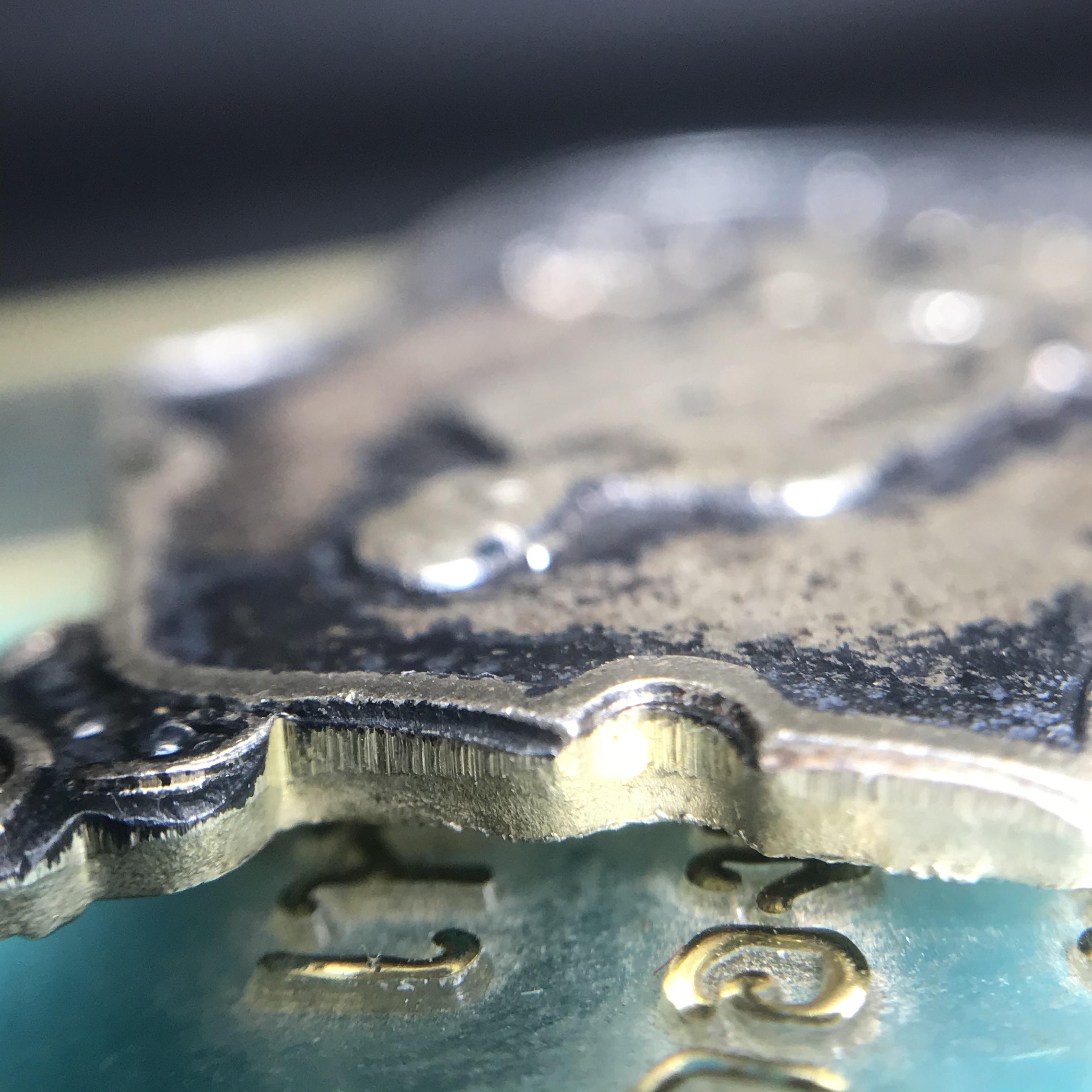 เหรียญในหลวงทรงผนวช กองทัพภาคที่3 ปี2517 เนื้อเงิน(ในหลวงรัชกาลที่9เสด็จในพิธี)(คัดสภาพสวย ผิวเดิม เส้นวงเดือนวิ่งคมชัด สวยมาก)(1ใน2000เหรียญ)