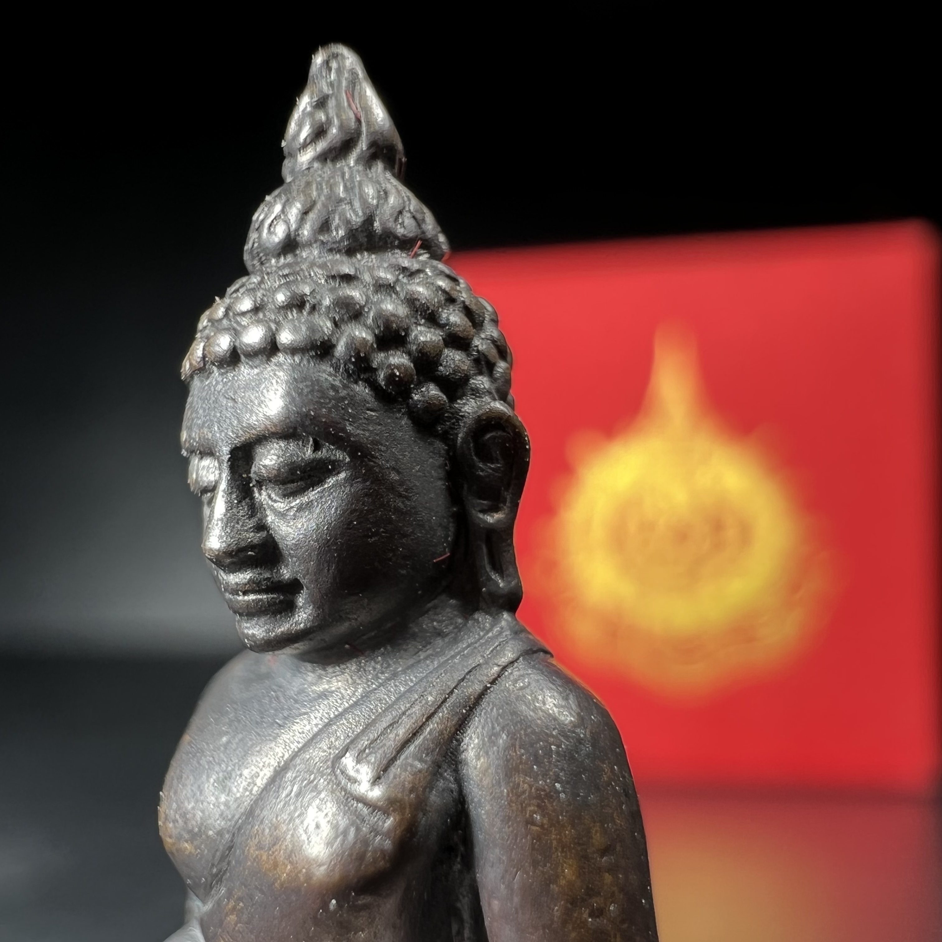 พระกริ่งไพรีพินาศ เฉลิมพระเกียรติ พระบาทสมเด็จพระเจ้าอยู่หัวรัชกาลที่9 พระชนมพรรษา 6 รอบ ปี2542 เนื้อนวโลหะผสมทองคำ(บรรจุเหล็กไหล)ดีนอก-ดีใน