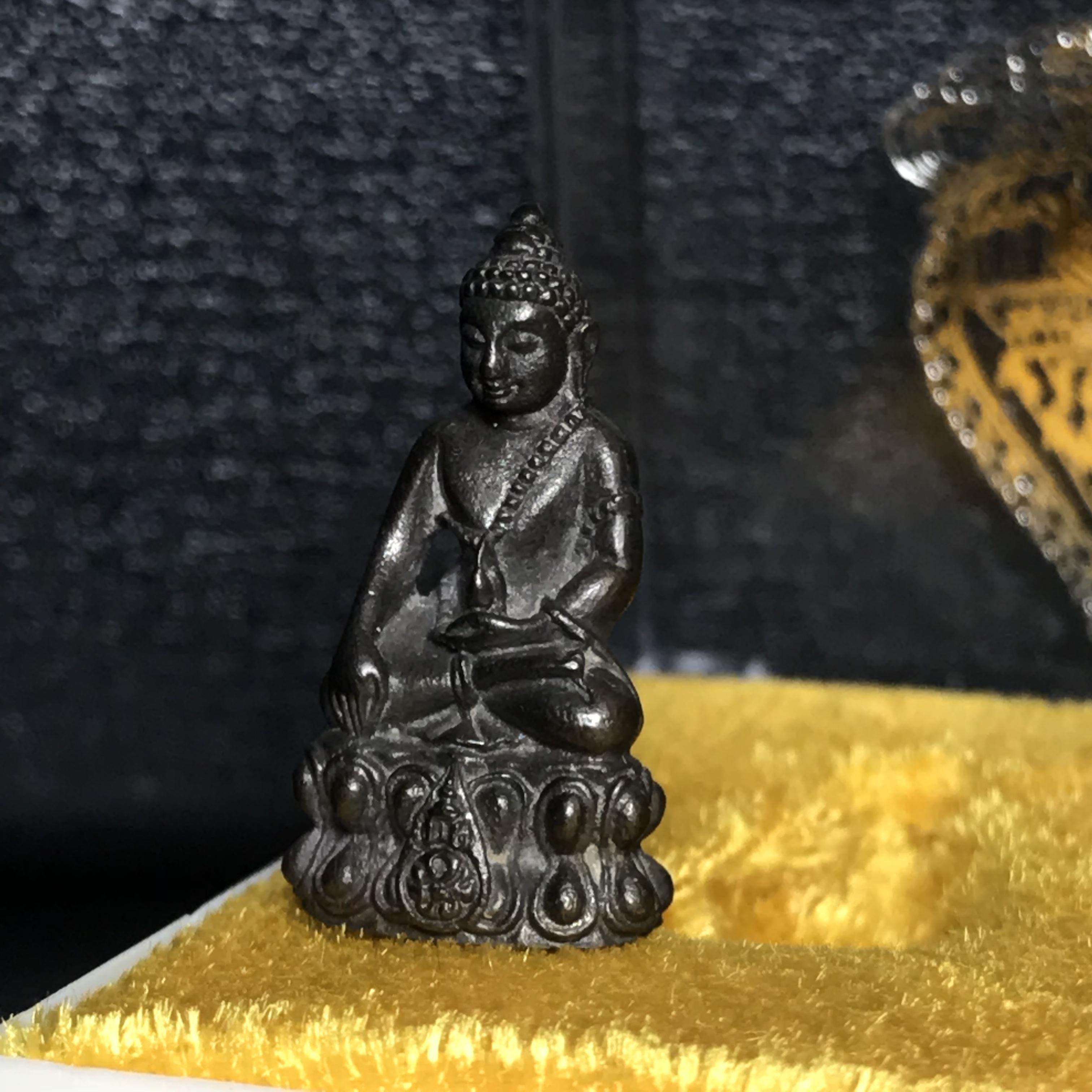 พระชัยวัฒน์นวปทุม ภปร. วัดปทุมวนาราม ปี2535 เนื้อนวโลหะ(ในหลวงรัชกาลที่9เสด็จเททอง)(สภาพสวยเดิมครบสมบูรณ์)1ใน3000องค์