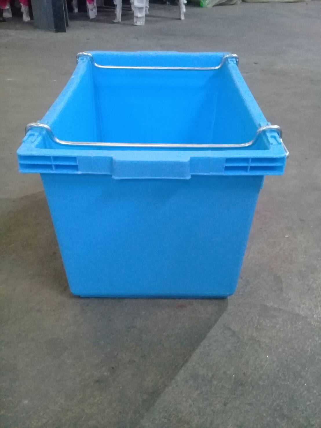 ลังทึบหูเหล็ก 002T