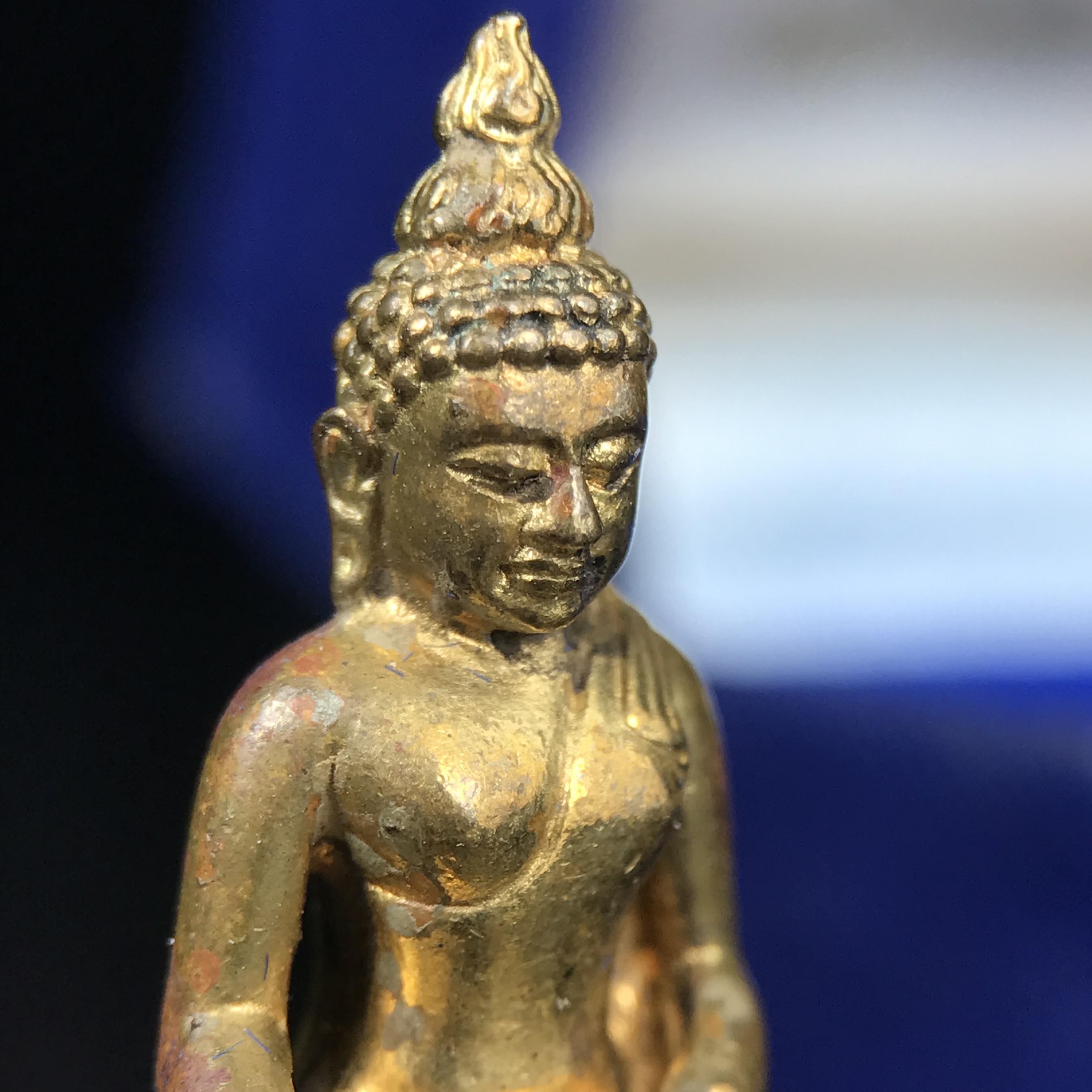 พระกริ่งไพรีพินาศ บรรจุเหล็กไหล ครั้งแรกและครั้งเดียวในประวัติศาสตร์ เฉลิมพระเกียรติ พระบาทสมเด็จพระเจ้าอยู่หัวรัชกาลที่9 พระชนมพรรษา 6 รอบ ปี2542 เนื้อสัมฤทธิ์(บรรจุเหล็กไหล)ดีนอก-ดีใน พิธีใหญ่ มวลสารเด่น (หายาก)***กล่องบรรจุเก่าชำรุดตามรูป***