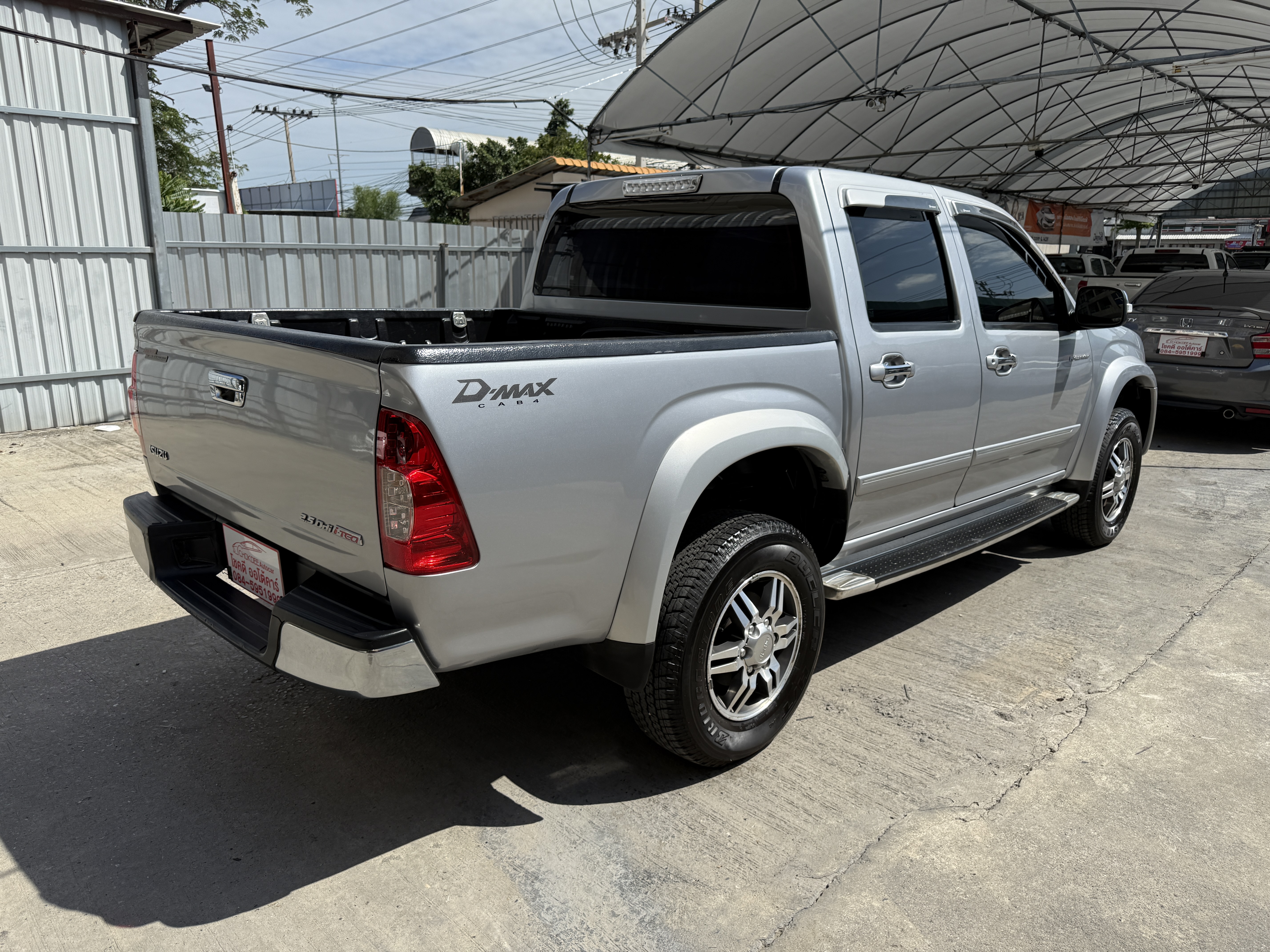 Isuzu Dmax 4ประตู Hilander 2.5 Abs 2010 เงิน