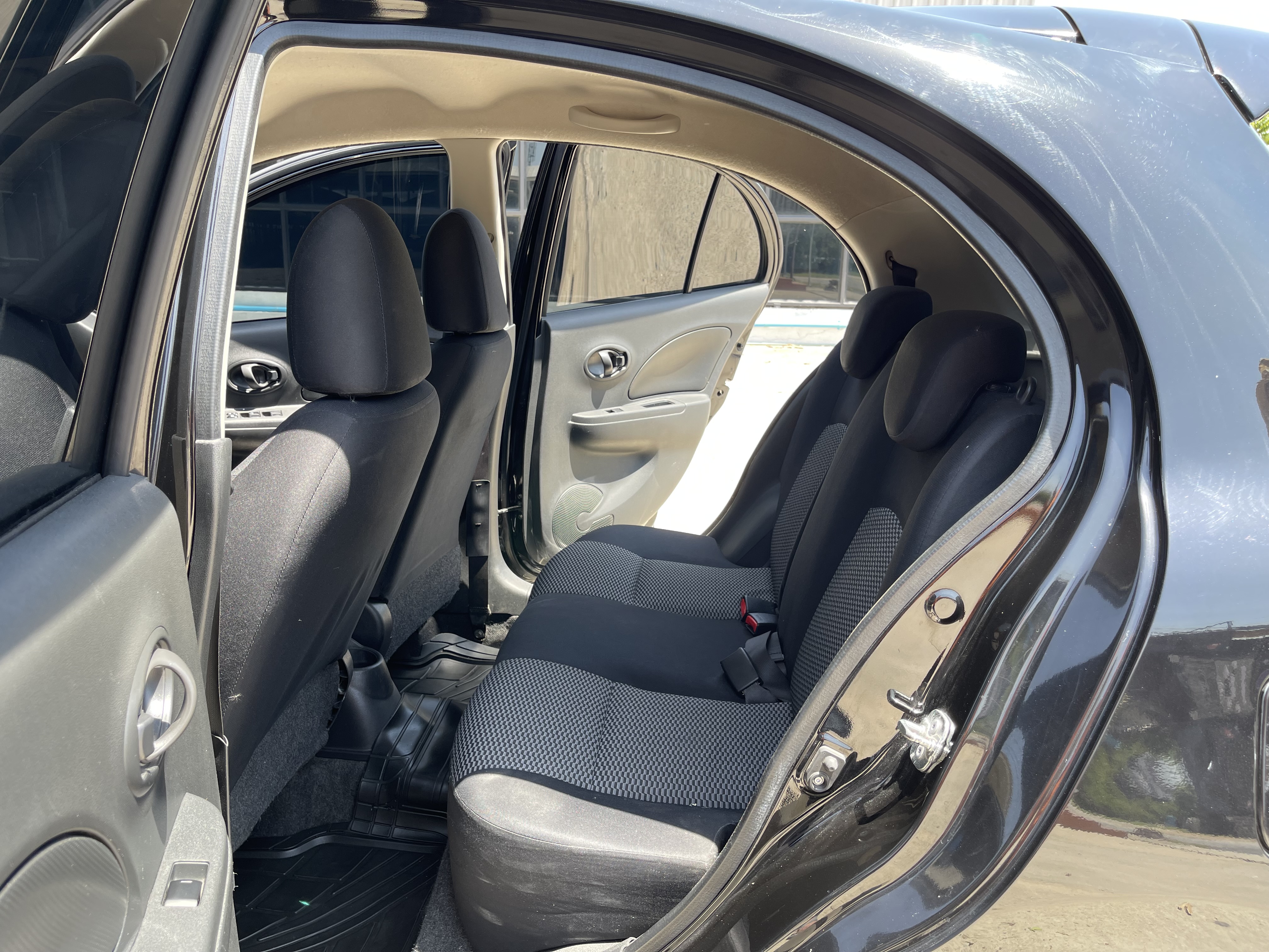 Nissan March 1.2 E At 2017 ดำ