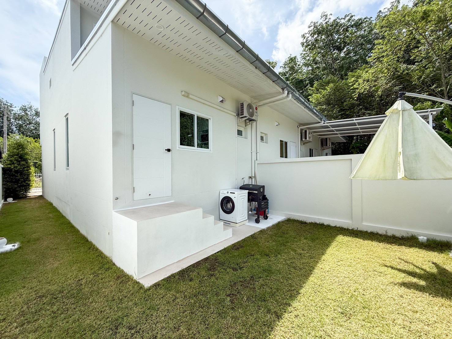 For Sales : Thalang, 2-Story Town House, modern-minimal style, 2 Bedrooms 2 Bathrooms