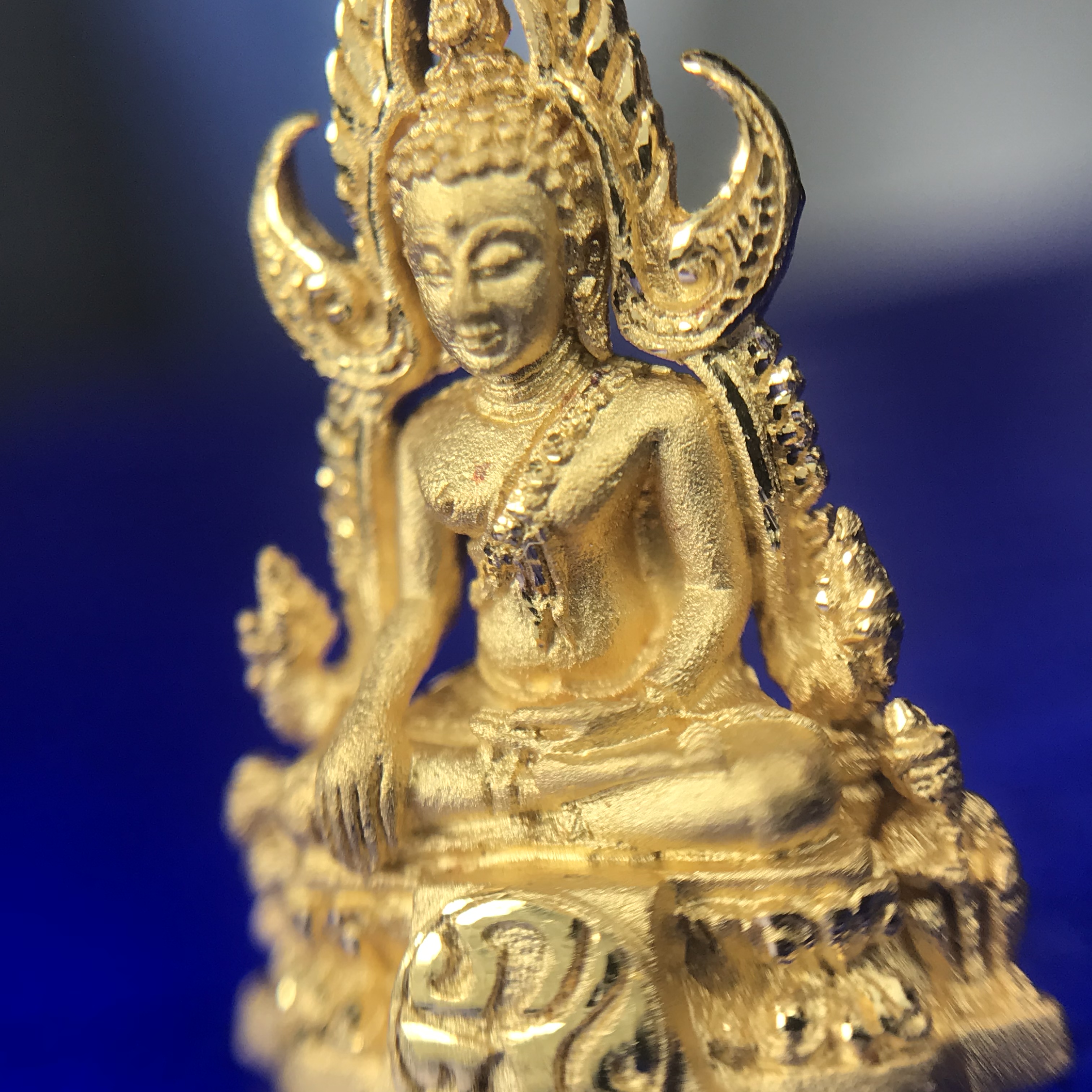 พระพุทธชินราช ภปร. โครงการ เพราะแผ่นดินนี้คือแผ่นดินเกิด ปี2551 เนื้อทองคำ 96.5%(น้ำหนัก 2.6 กรัม) ขนาดหน้าตัก1/4นิ้ว (สวยงามทรงคุณค่าหายาก)1 ใน 5000องค์