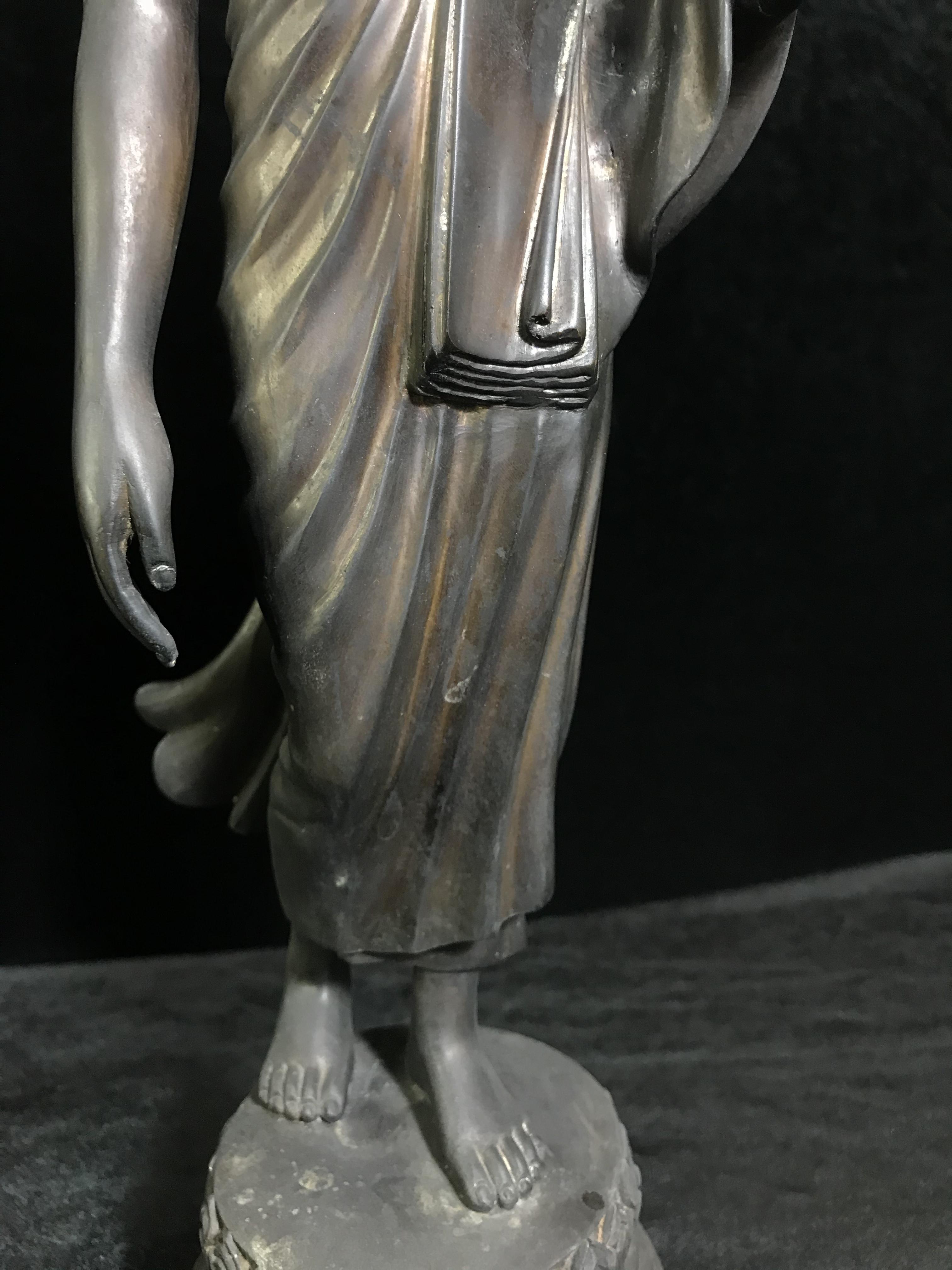 พระบูชา 25พุทธศตวรรษ พระศรีศากยะทศพลญาณ ประธานพุทธมณฑลสุทรรศน์ ปี 2530 ตราสัญลักษณ์ ในมหาวาระพระชนมพรรษา ครบ 5 รอบ 60 พรรษา เมื่อ 5 ธันวาคม พ.ศ. 2530 หมายเลข (๑๕)๓๖๕ ขนาดความสูง 15 นิ้ว รวมฐานสูง 18 นิ้ว(นิยมหายาก)