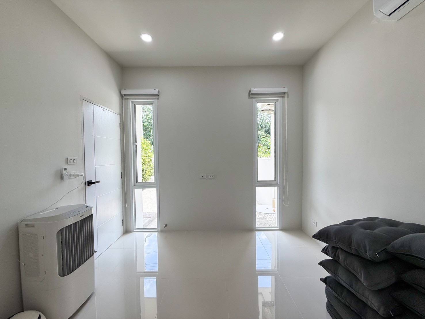 For Sales : Thalang, 2-Story Town House, modern-minimal style, 2 Bedrooms 2 Bathrooms