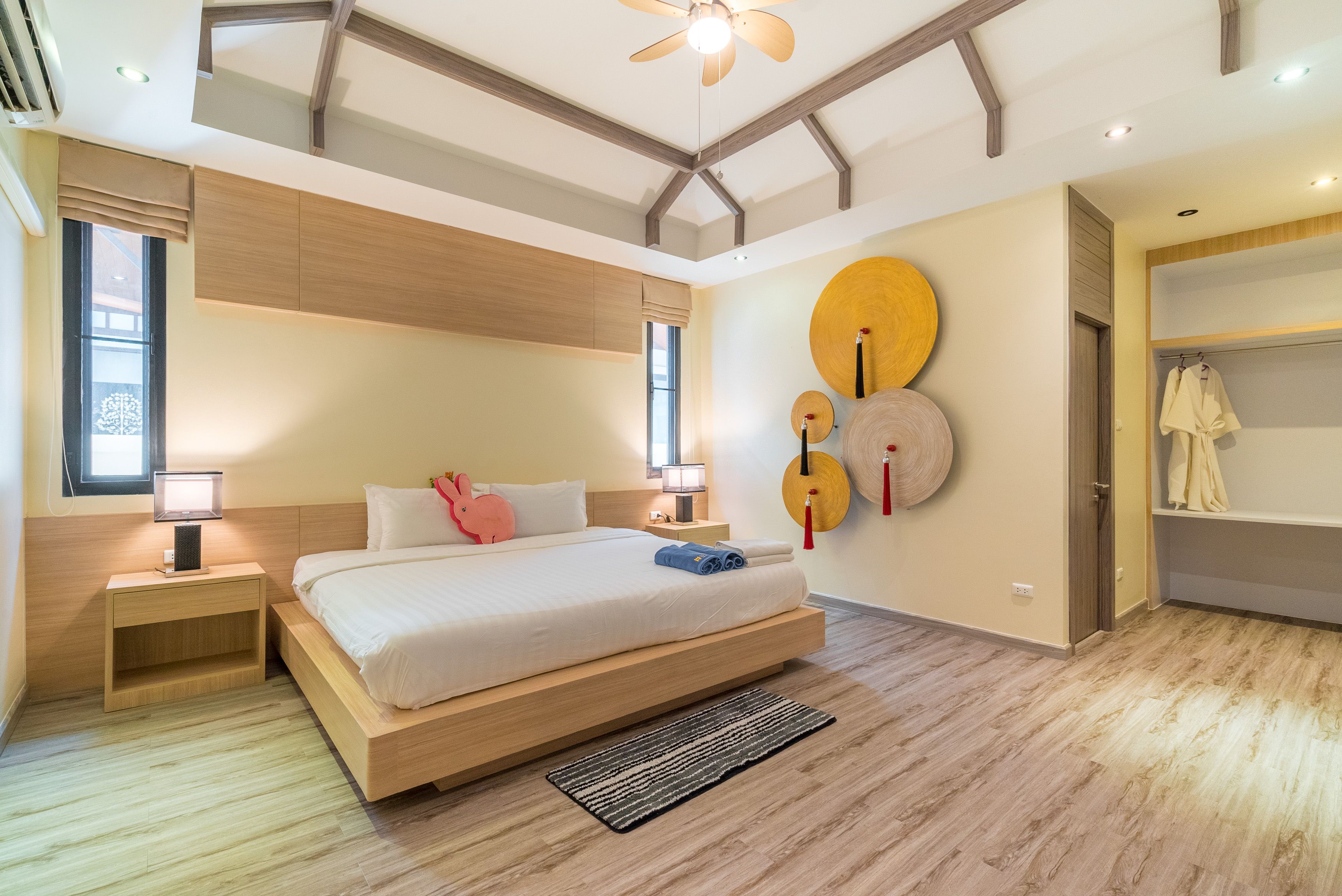 For Rent : Rawai, VIP Luxury Villa 5 Bedrooms 5 Bathrooms, Walk distance to the beach