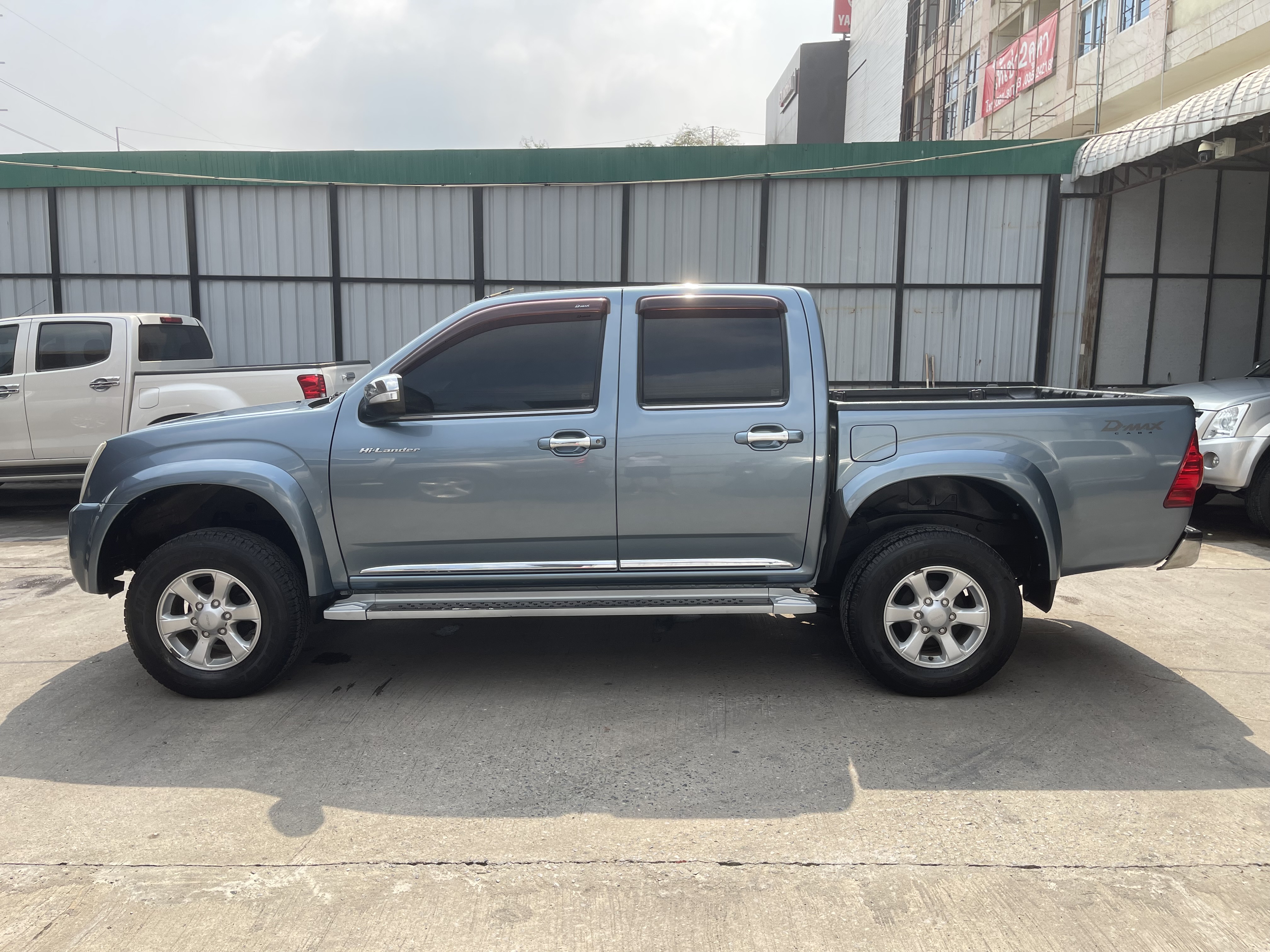 Isuzu Dmax 4ประตู Hilander 2.5 Abs 2011 เทา