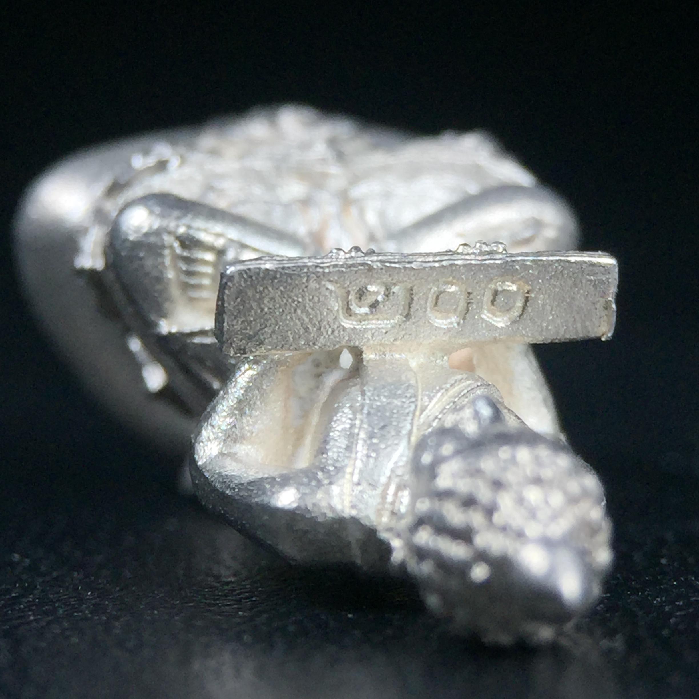 พระกริ่งปรมานุชิตชิโนรส วัดพระเชตุพนวิมลมังคลาราม(วัดโพธิ์) ปี2533 เนื้อเงิน ( ในหลวงรัชกาลที่9เสด็จเททอง)พิธีใหญ่ งดงามด้วยพุทธศิลป์เปี่ยมด้วยพุทธคุณ อีกหนึ่งรุ่นที่แนะนำสะสมบูชา