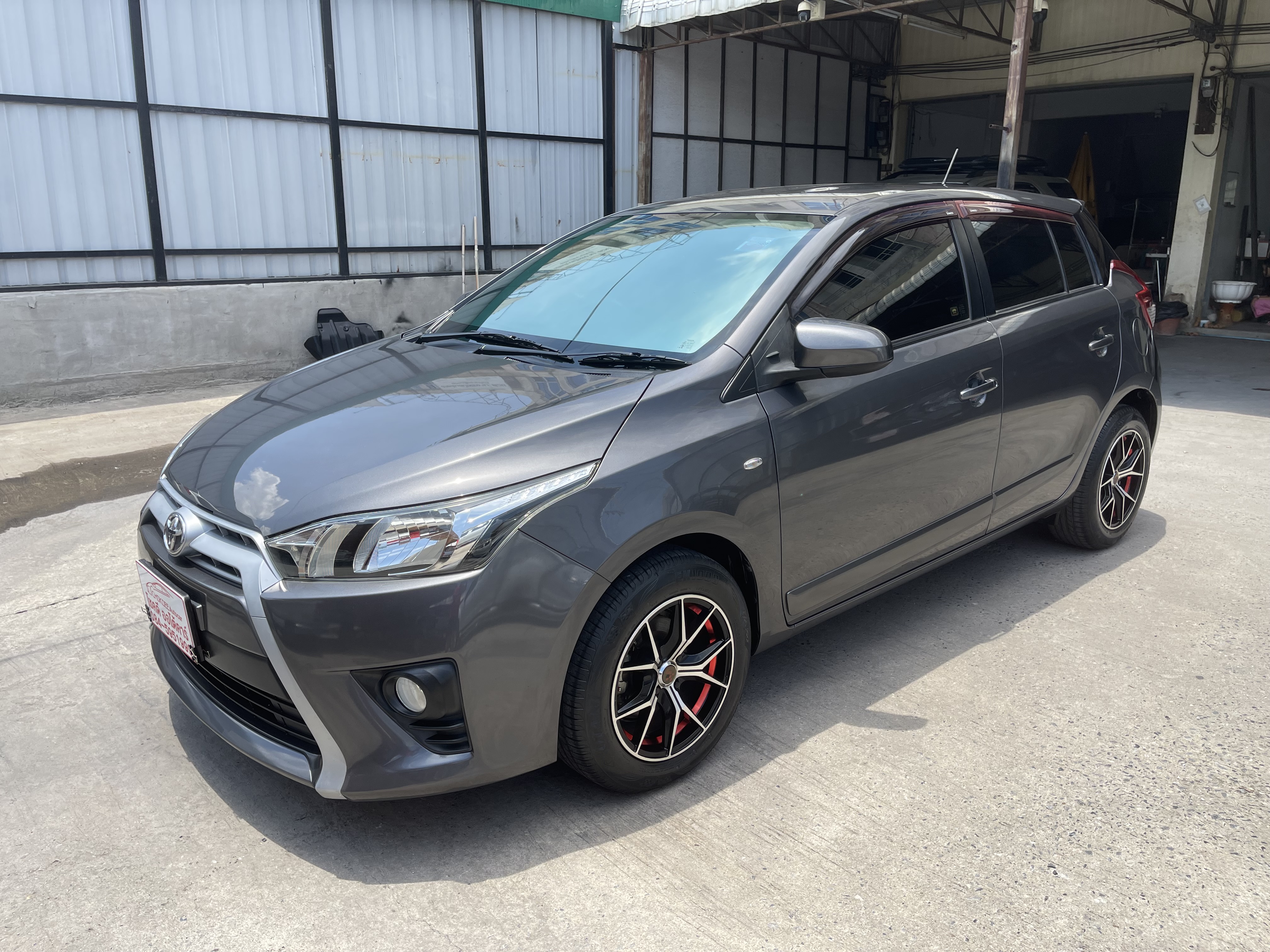 Toyota Yaris 1.2 E At 2017 เทาดำ