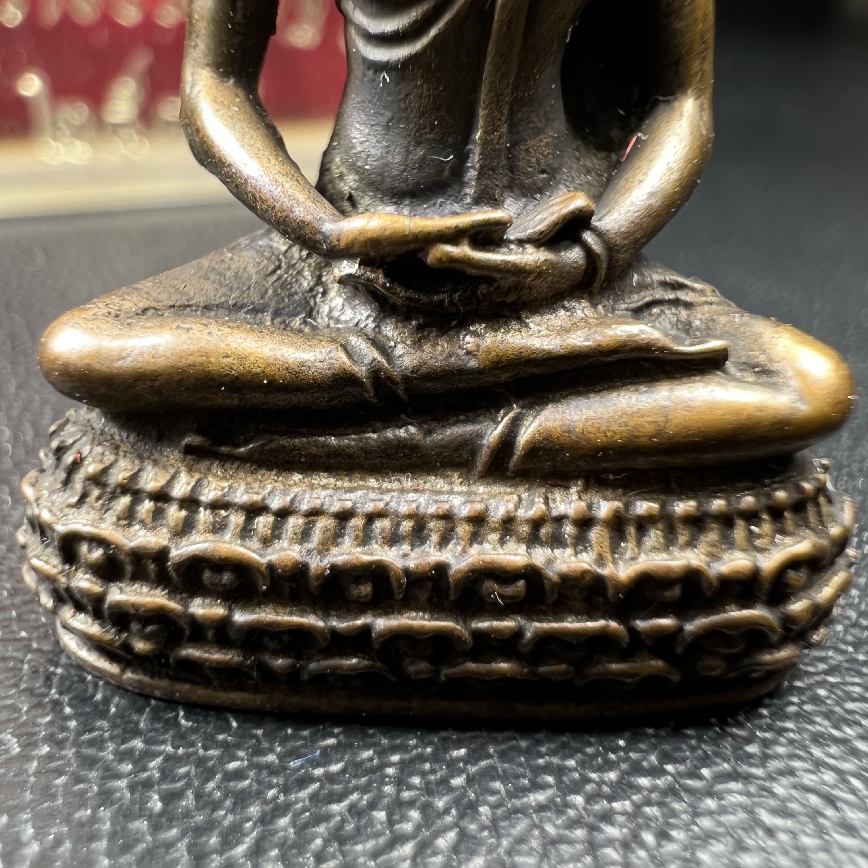 พระกริ่งพระพุทธสิหิงห์ วัดราชประดิษฐ์ ปี2519 เนื้อนวโลหะกล่องบรรจุเดิม(ในหลวงรัชกาลที่9เสด็จในพิธี)พระดี ปีลึก พิธีใหญ่