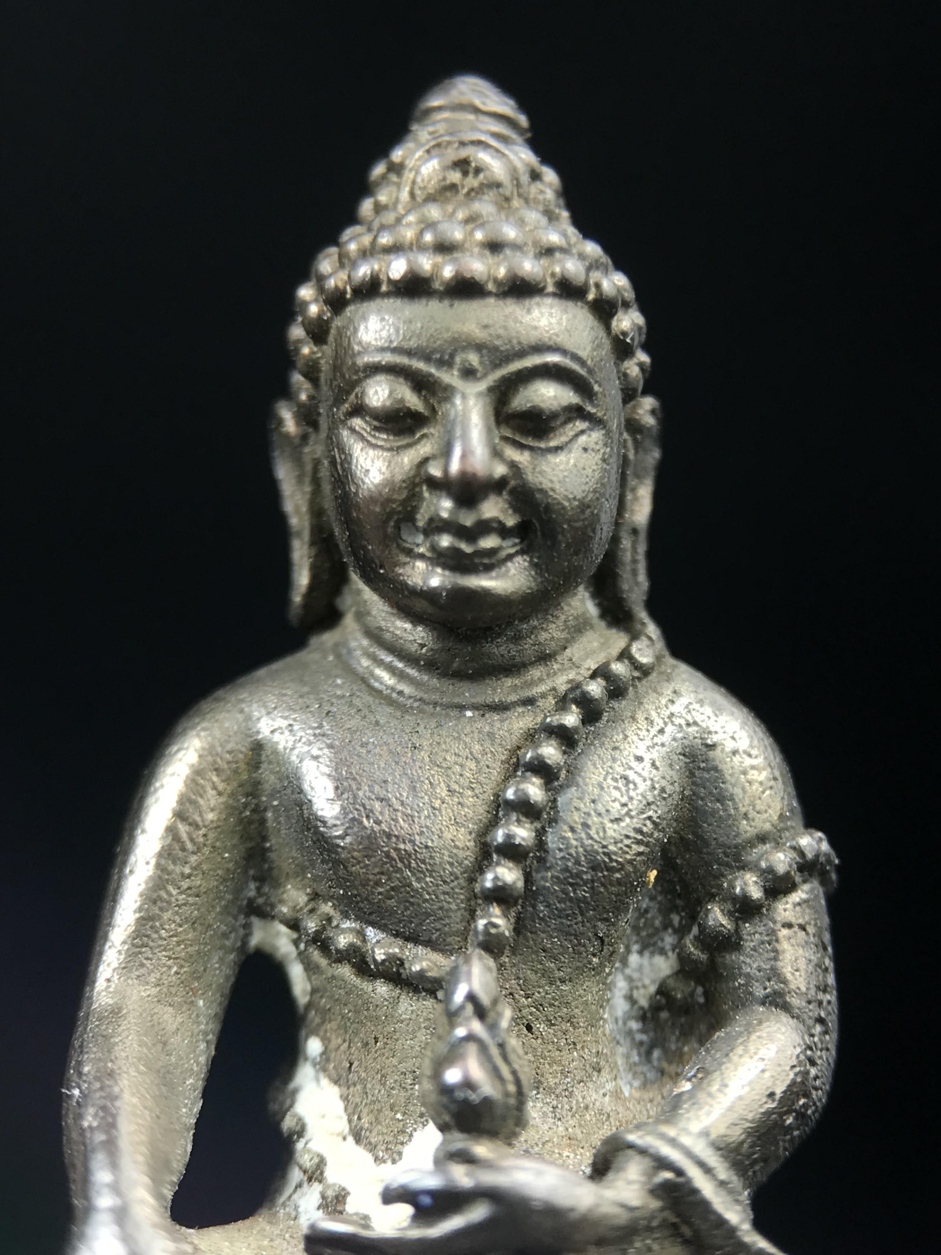 พระกริ่งศิรากาศ ภปร.(พระกริ่งคุ้มเกล้า)วัตถุมงคล"คุ้มเกล้าฯ" มูลนิธิ “คุ้มเกล้า” ในพระบรมราชูปถัมภ์ จัดสร้าง โรงพยาบาลภูมิพล เนื้อนวโลหะ(พิมพ์หน้าไทย)(ในหลวงรัชกาลที่9เสด็จเททอง)(พิธีใหญ่)(นิยม)