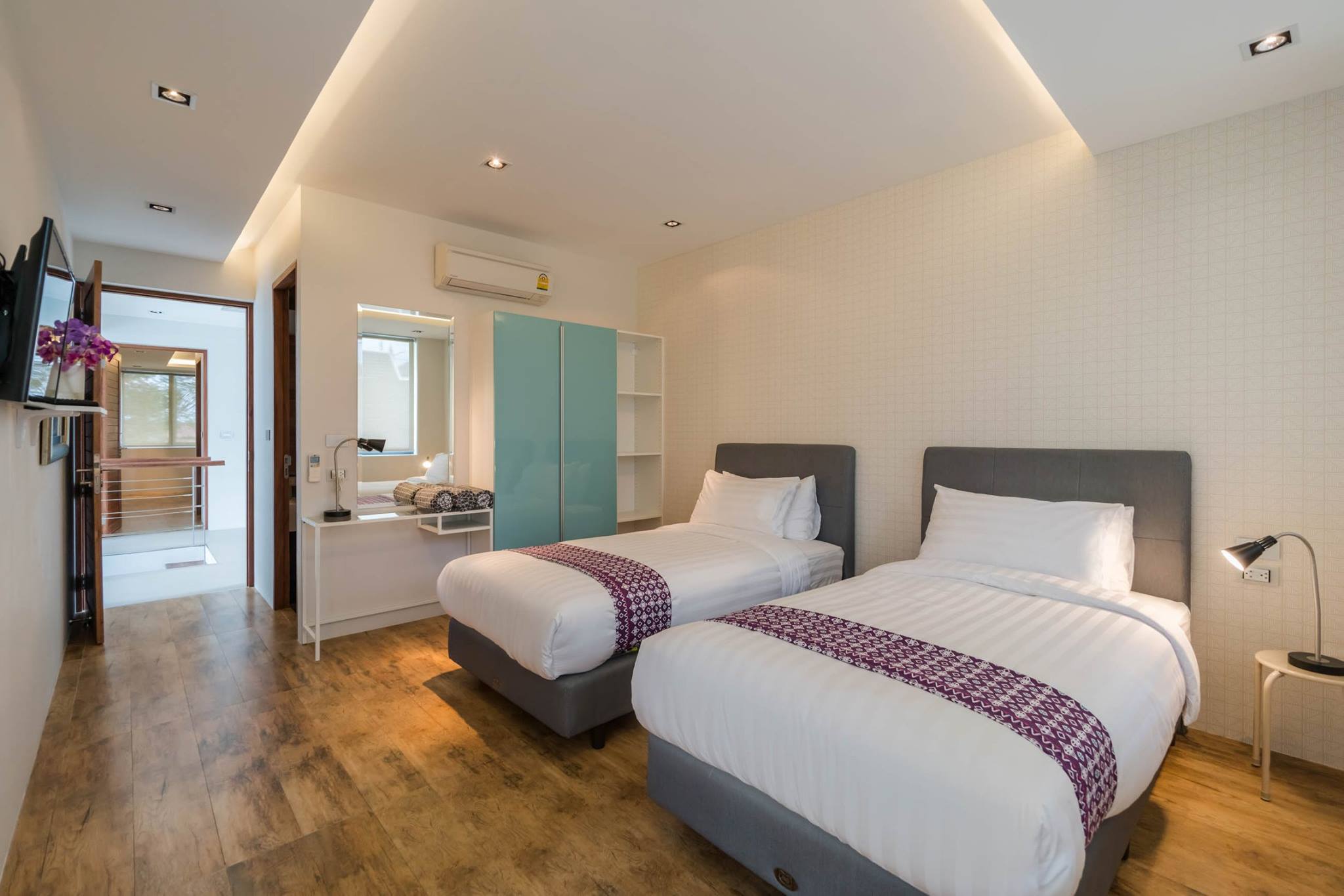 For Sale : BangTao Private Luxury Pool Villa, 10 bedrooms 10 Bathrooms