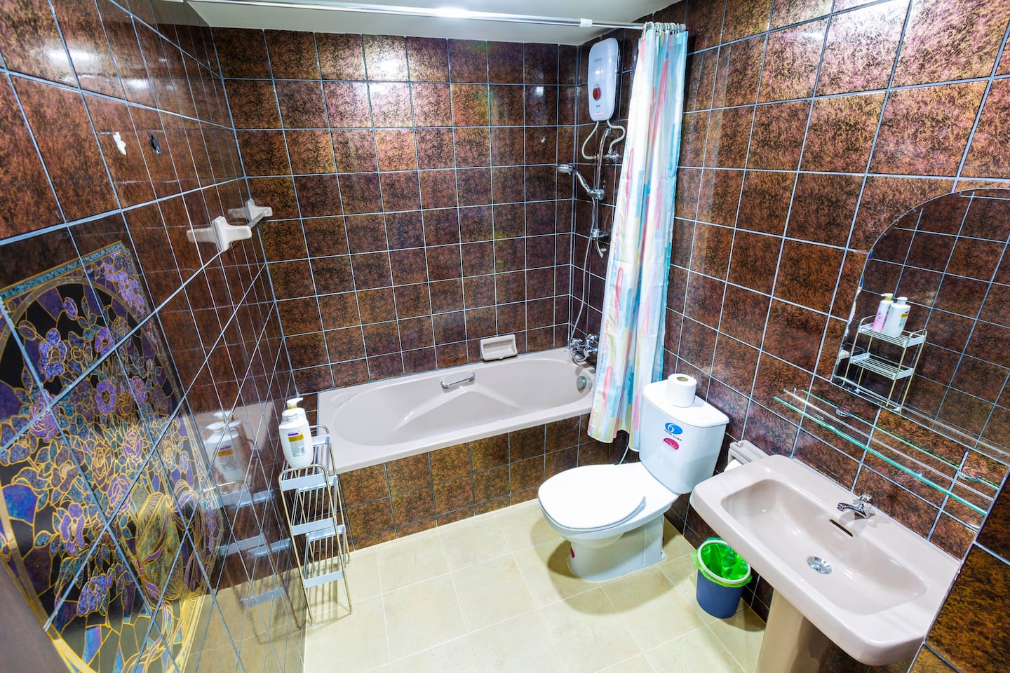 For Rent : Patong Town House 3 Story Sea View 3 bedrooms, 4.5 bathrooms.