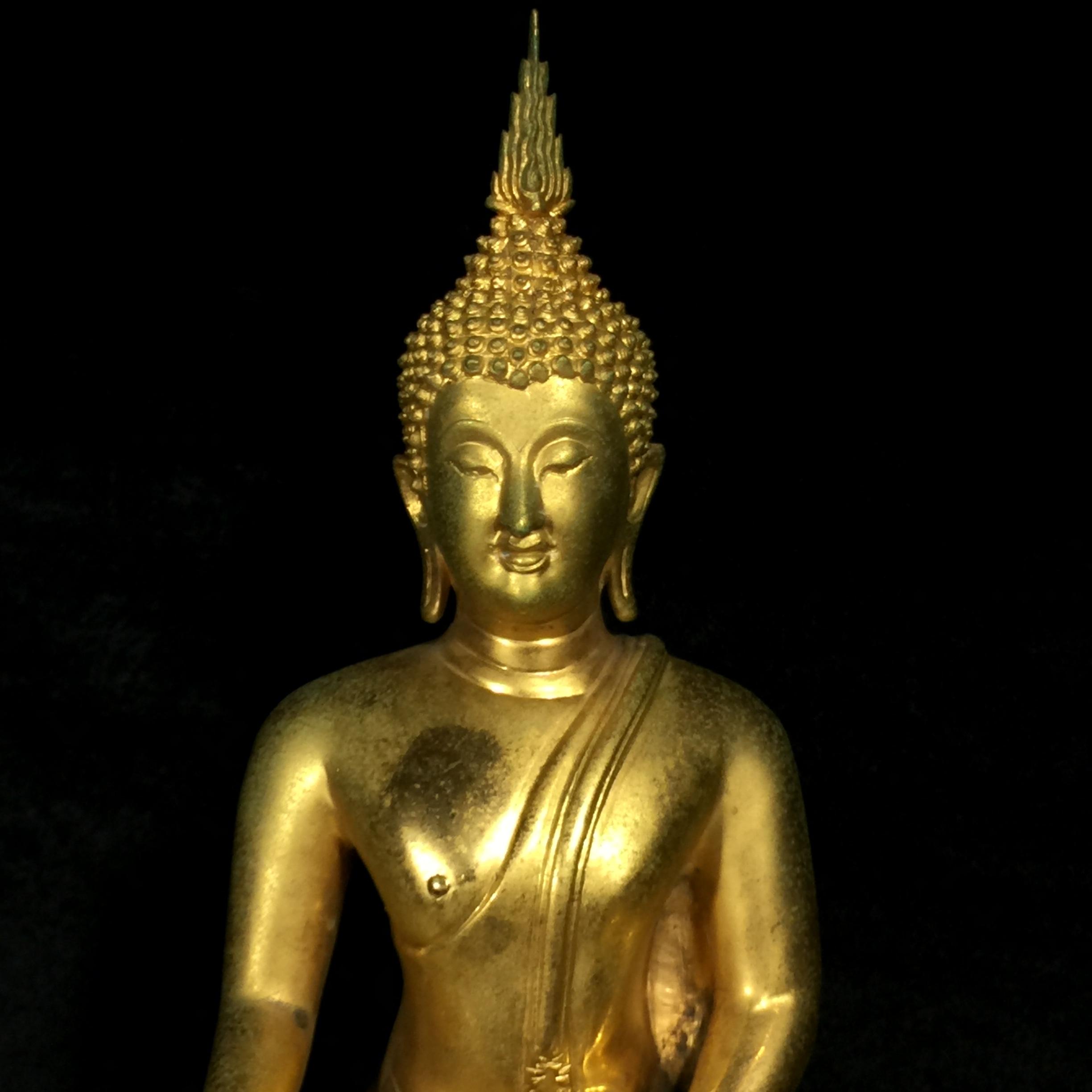 พระบูชาพระพุทธศิรมงคล ภปร. วัตถุมงคลคุ้มเกล้าปี2524 ของมูลนิธิคุ้มเกล้า โรงพยาบาลภูมิพลจัดสร้าง ขนาดหน้าตัก5นิ้ว(ในหลวงรัชกาลที่9 ทรงจุดไฟพระฤกษ์และเททอง พิธีใหญ่)ยอดนิยมหายาก