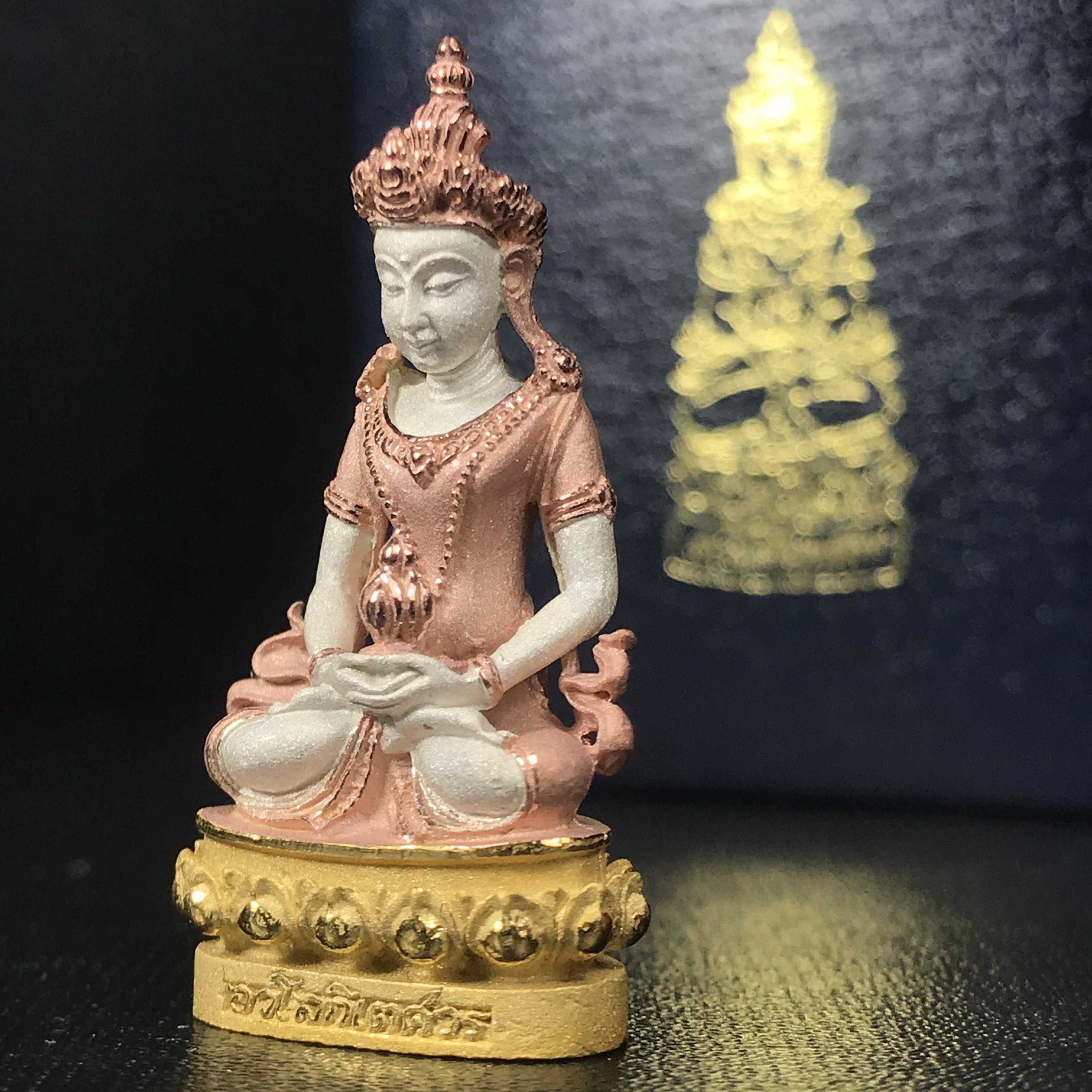 พระกริ่งอวโลกิเตศวร ( เจ้าแม่กวนอิม ) วัดโพธิ์แมนคุณาราม เนื้อเงิน 3 กษัตริย์ พ่นทราย รุ่นอุดมโภคทรัพย์ พ.ศ.2539(อีกหนึ่งรุ่นยอดนิยม พุทธศิลป์สวยงดงาม)