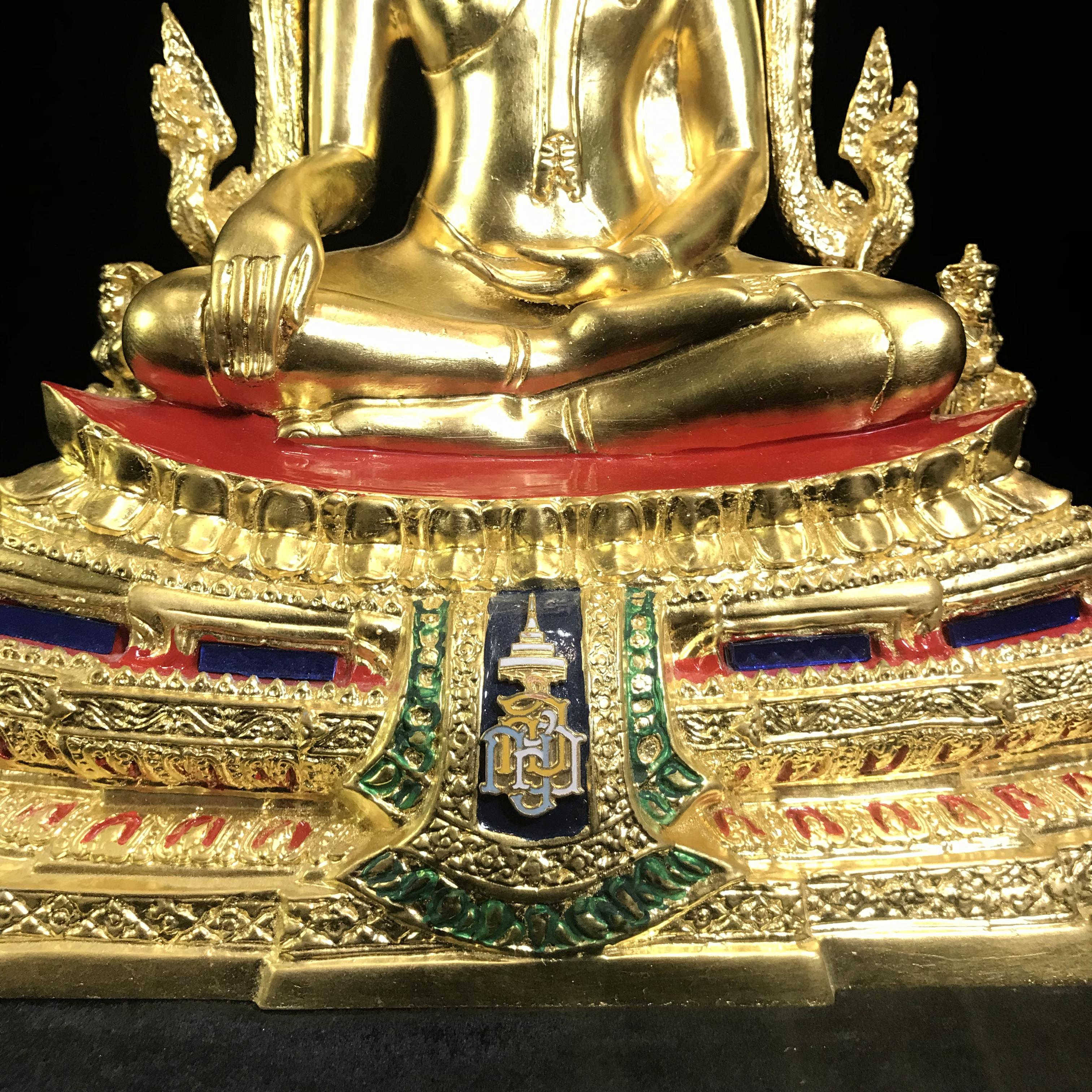 พระพุทธชินราช ญสส. วัดพระศรีมหาธาตุ จ.พิษณุโลก ปี2543 ขนาดหน้าตัก 7นิ้ว ลงรักปิดทองฐานประดับกระจก พิธีใหญ่ รุ่นแรกและรุ่นเดียวที่ หลวงปู่หมุน ฐิตสีโล วัดบ้านจาน มาร่วมปลุกเสก(1 ใน 999องค์)