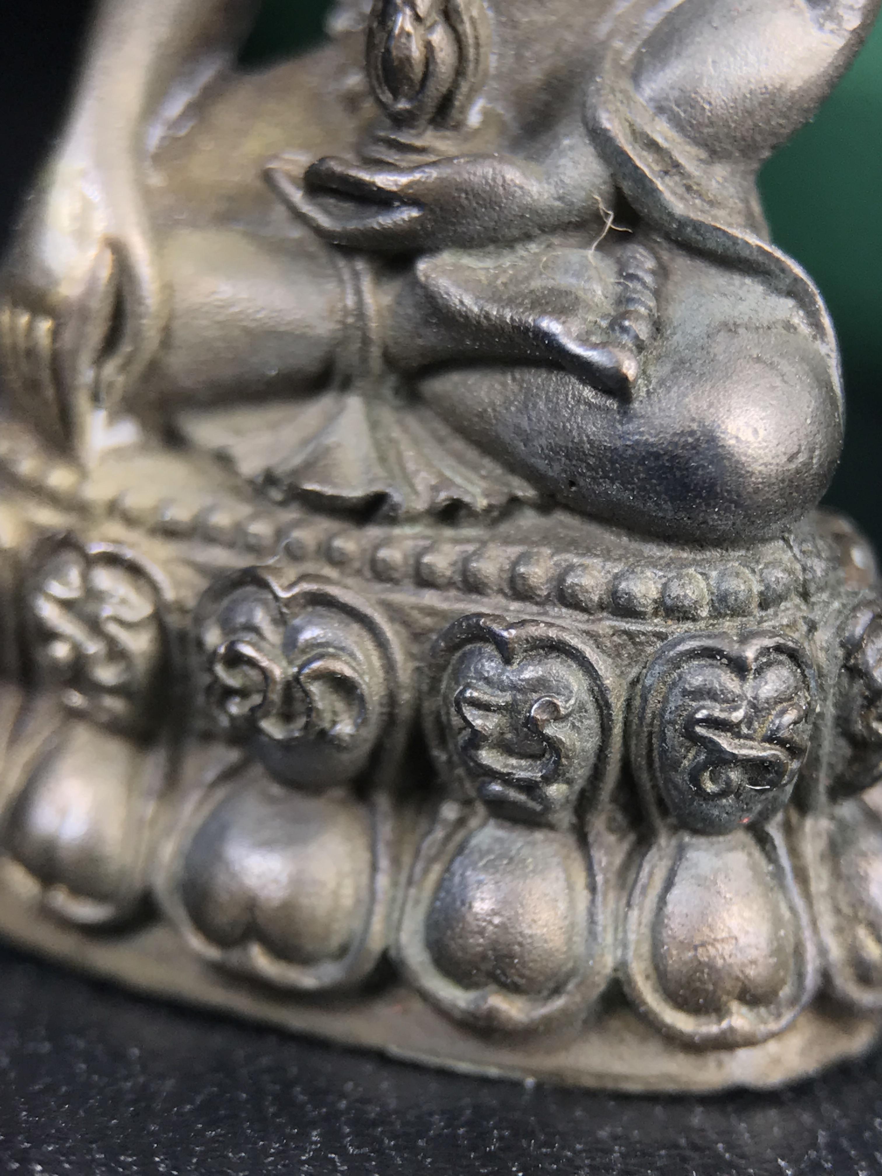 พระกริ่งวาสนา สมเด็จพระสังฆราช(วาสน์)วัดราชบพิธฯ ปี 2531 เนื้อนวโลหะ สร้างเป็นที่ระลึกในคราวที่สมเด็จพระอริยวงศาคตญาณ สมเด็จพระสังฆราช(วาสน์ วาสโน)มีพระชนมายุครบ90พรรษา(ในหลวง ร.9 เสด็จในพิธี)งานแกะแม่พิมพ์โดย นายช่างเกษม มงคลเจริญ)(1ใน1991องค์)