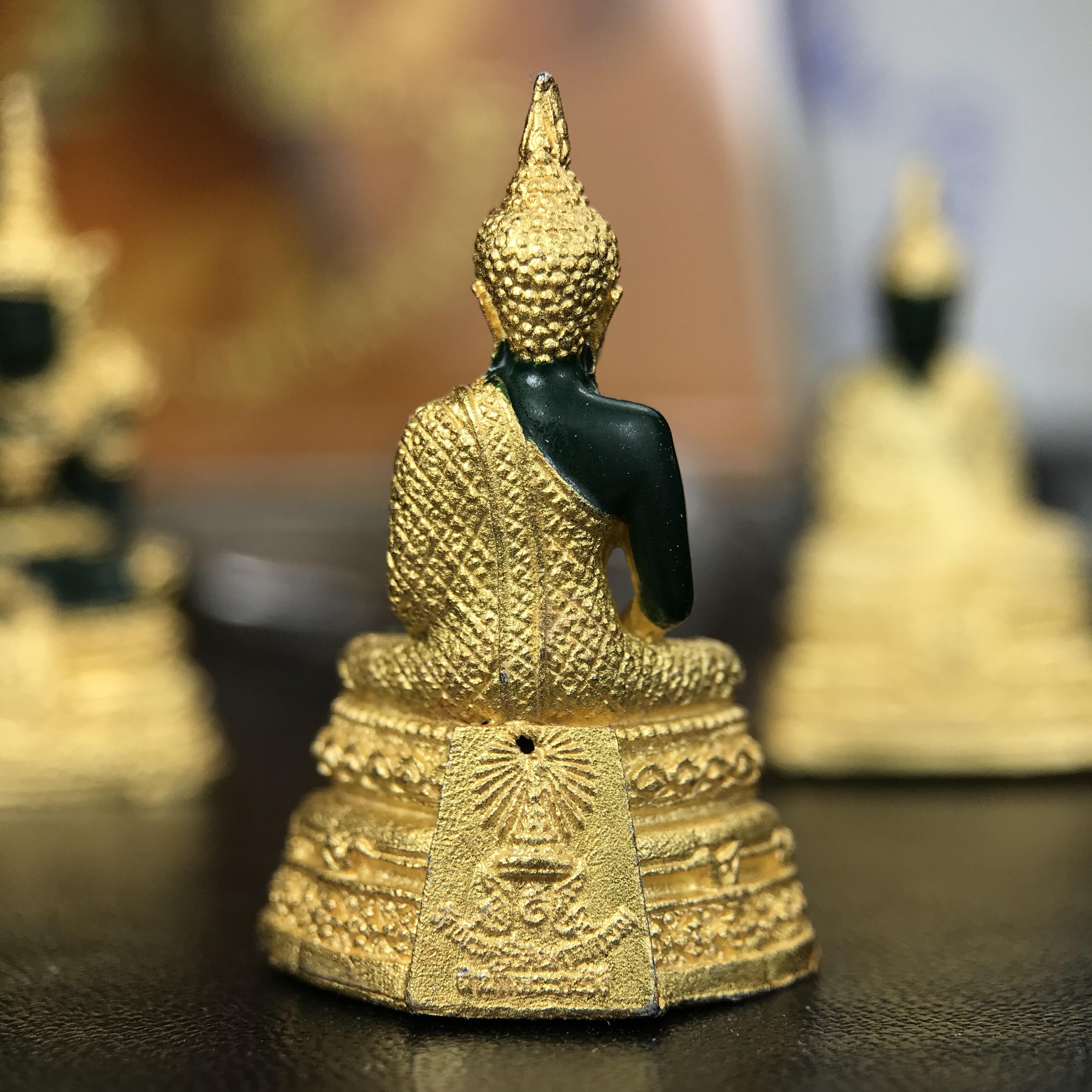 พระพุทธมหามณีรัตนปฏิมากร(พระแก้วมรกต) วัดพระศรีรัตนศาสดาราม สำนักพระราชวัง จัดสร้าง ชุด3 ฤดู ร้อน ฝน หนาว(บรรจุมวลสารใต้ฐาน)