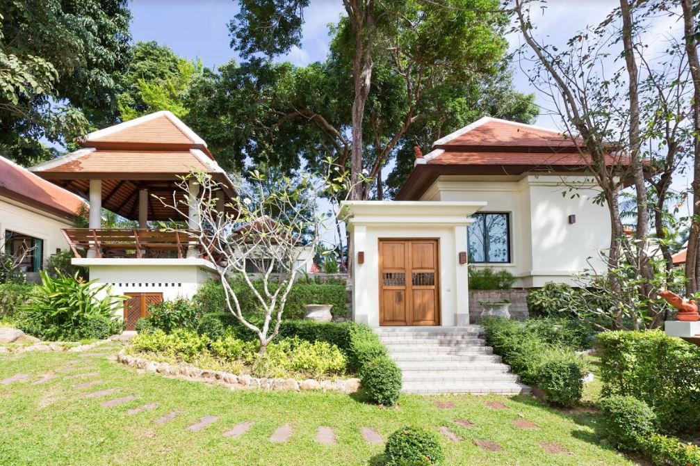 For Sale : Nai Harn, Luxury Tree Pool Villa, 3 Bedrooms 3 Bathrooms, Garden view.