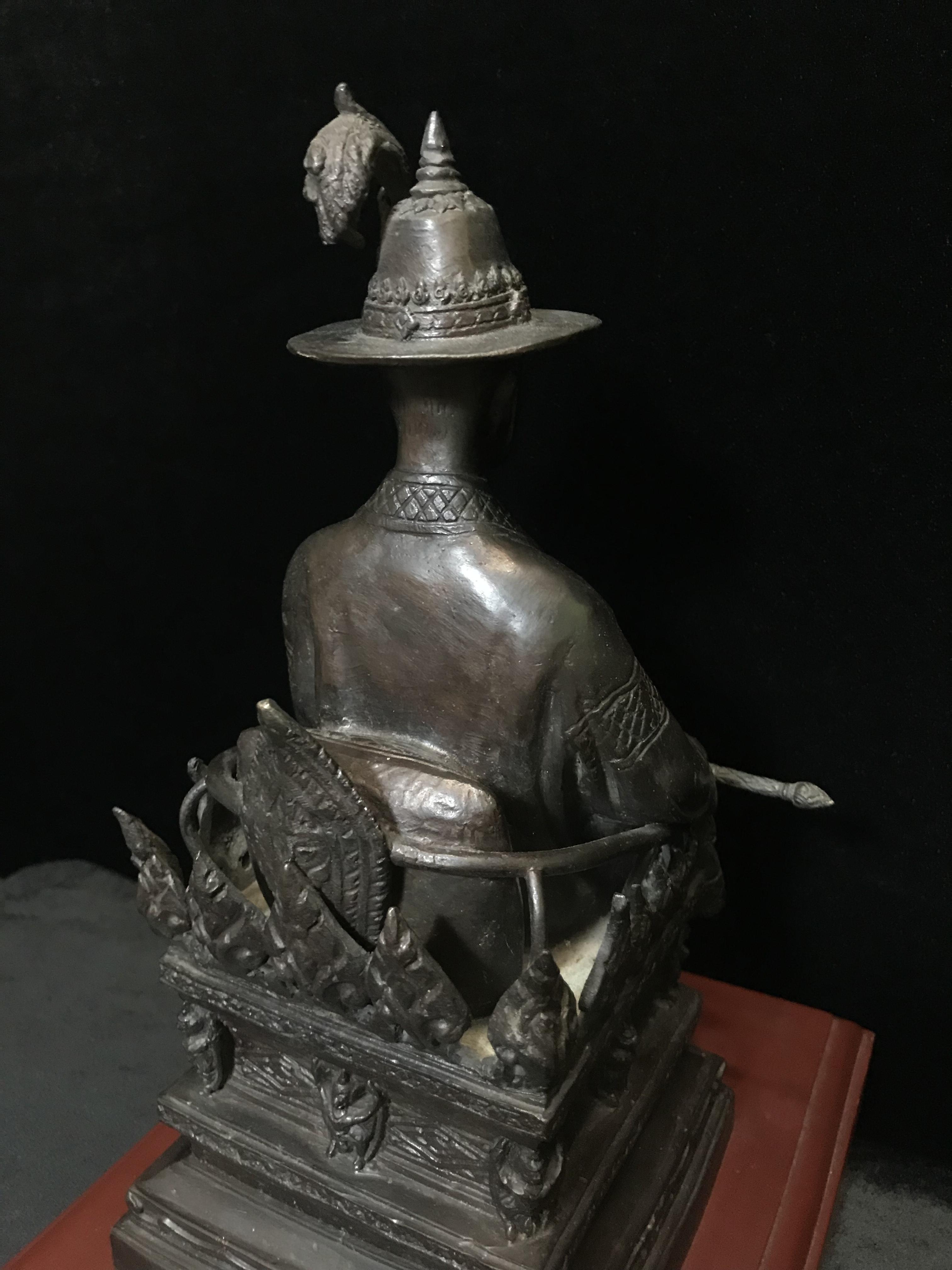 พระบรมรูปหล่อพระบาทสมเด็จพระพุทธยอดฟ้าจุฬาโลกมหาราช (ร.1) ทรงนั่งบัลลังก์ จัดสร้างโดยรัฐสภาผู้แทนราษฎร เนื้อโลหะสัมฤทธิ์ ปี 2539(หายาก)