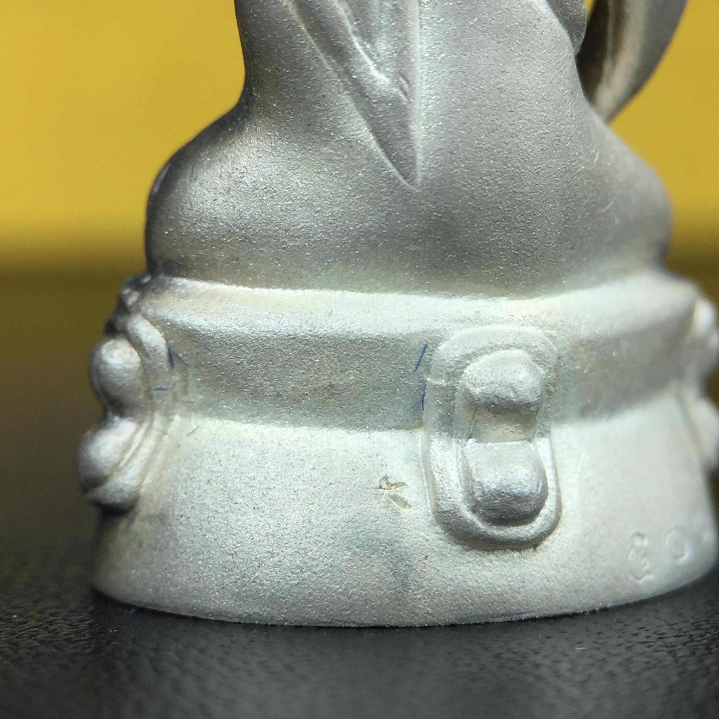 พระกริ่งสมเด็จญาณ วัดบวรนิเวศวิหาร เนื้อเงินบริสุทธิ์ 92.5% ตรากาญจนาภิเษกทองคำ(เนื้อทองคำแท้) พระราชทานแจกเมื่อ 3 ตุลาคม 2538 จัดสร้างในวโรกาส สมเด็จพระญาณสังวร สมเด็จพระสังฆราช ฉลองพระชนมายุครบ 82 พรรษา และฉลองครองราชสมบัติครบ 50 ปี รัชกาลที่ 9(หายาก)