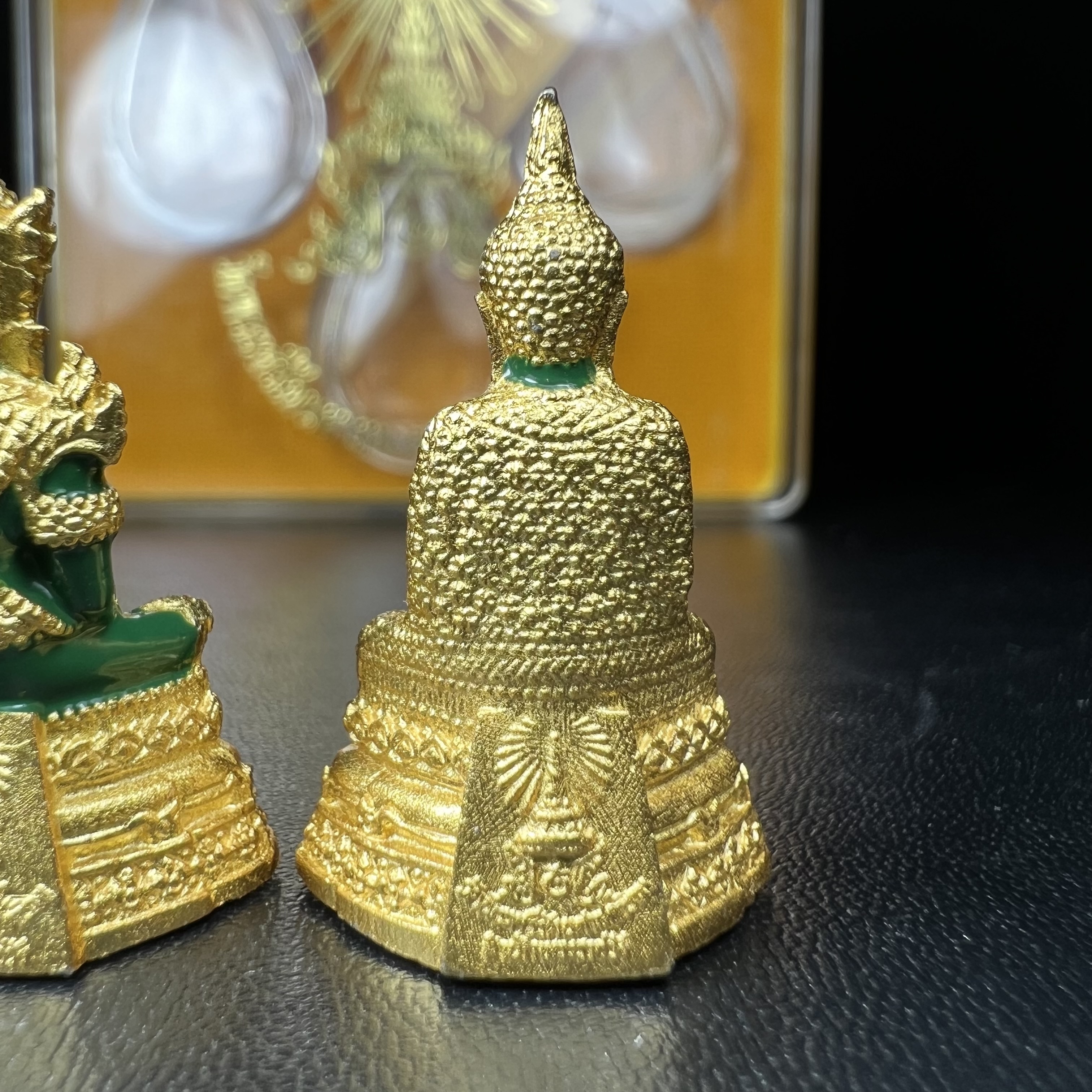 พระพุทธมหามณีรัตนปฏิมากร(พระแก้วมรกต) วัดพระศรีรัตนศาสดาราม สำนักพระราชวัง จัดสร้าง ชุด3 ฤดู ร้อน ฝน หนาว(บรรจุมวลสารใต้ฐาน)