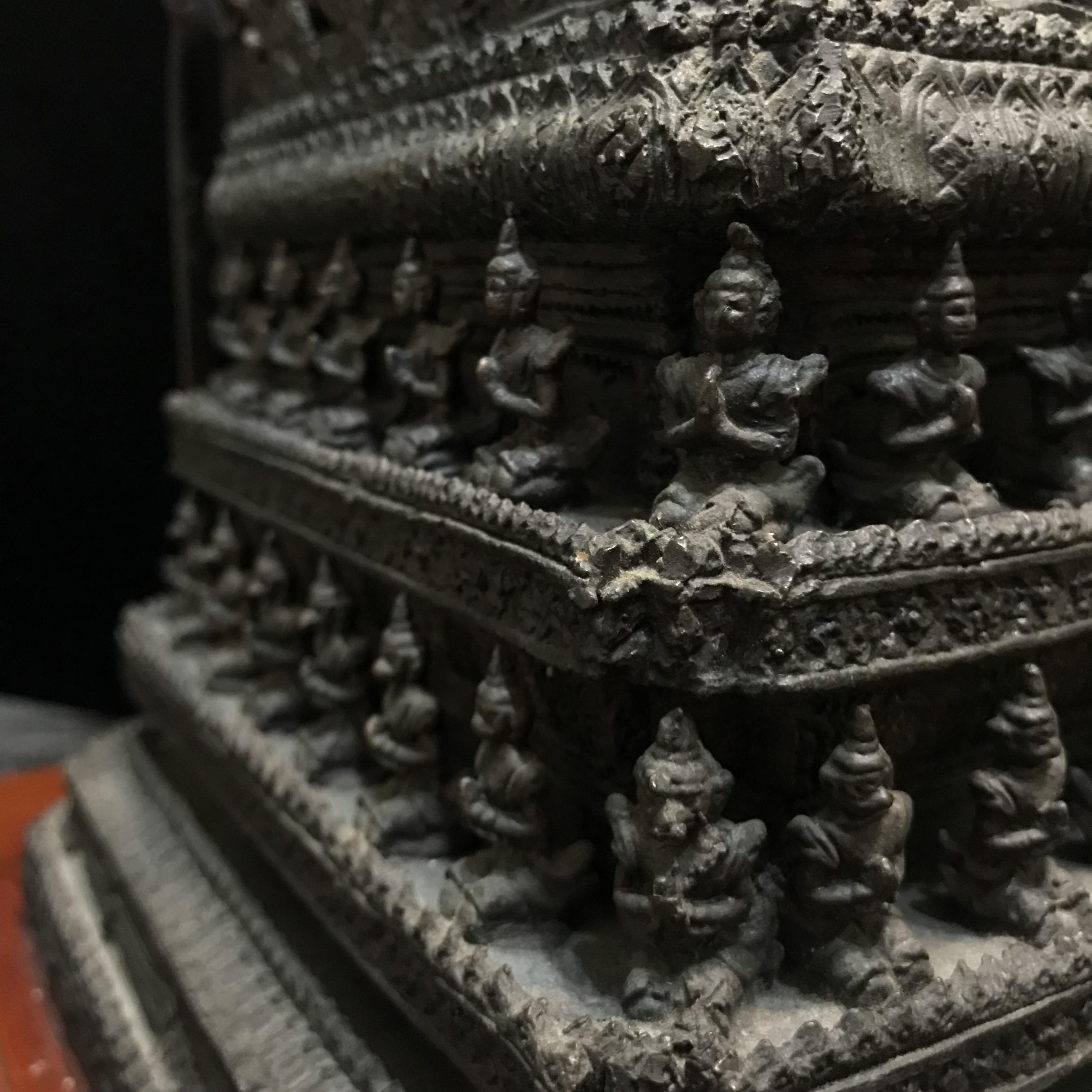 พระบรมรูปพระบาทสมเด็จพระเจ้าอยู่หัวรัชกาลที่9(นั่งบัลลังก์) กระทรวงมหาดไทยจัดสร้าง ปี2539(นิยม)