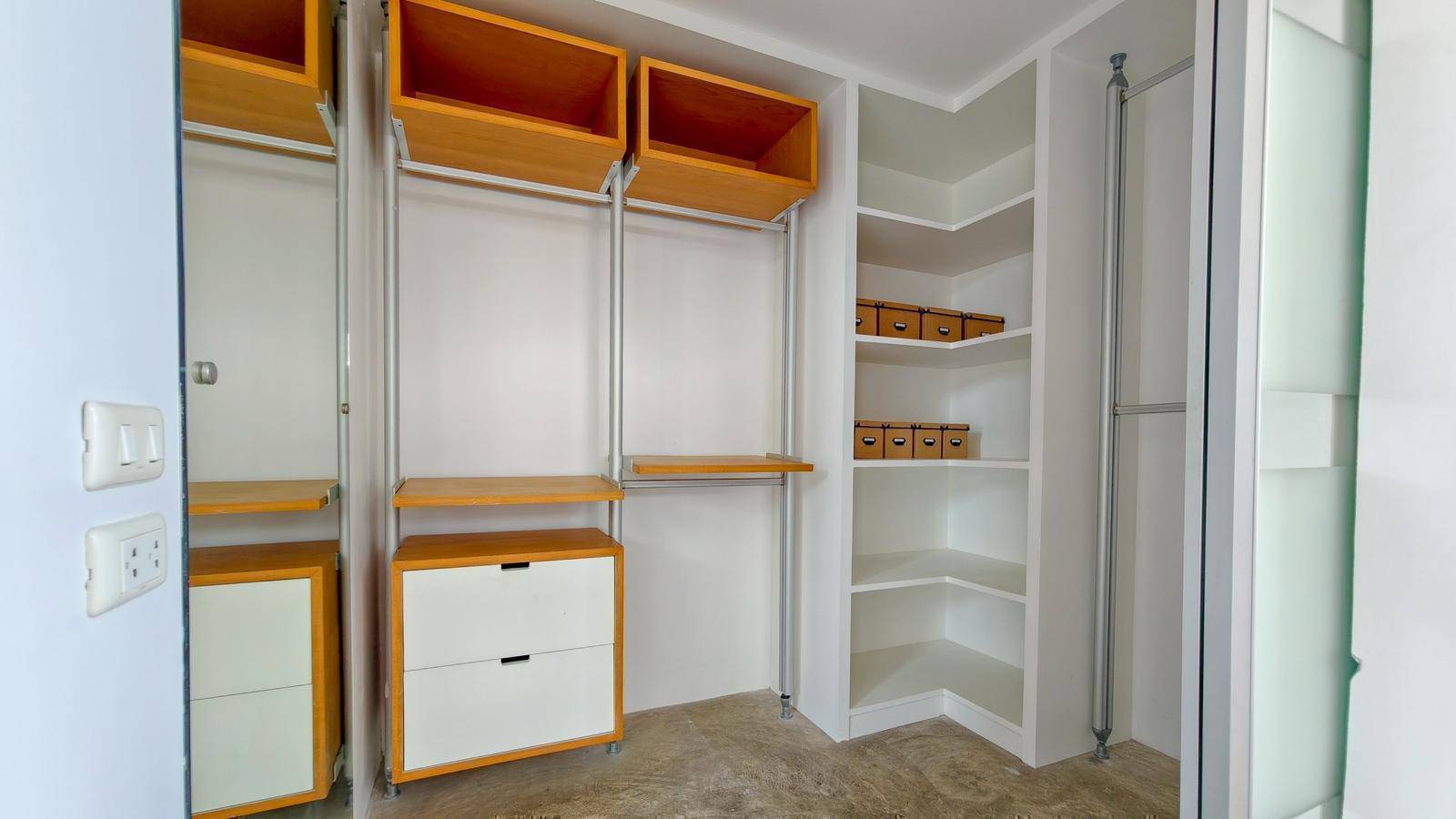 For Sales : Chalong, Luxury Pool Villa, 6 Bedrooms 7 Bathrooms