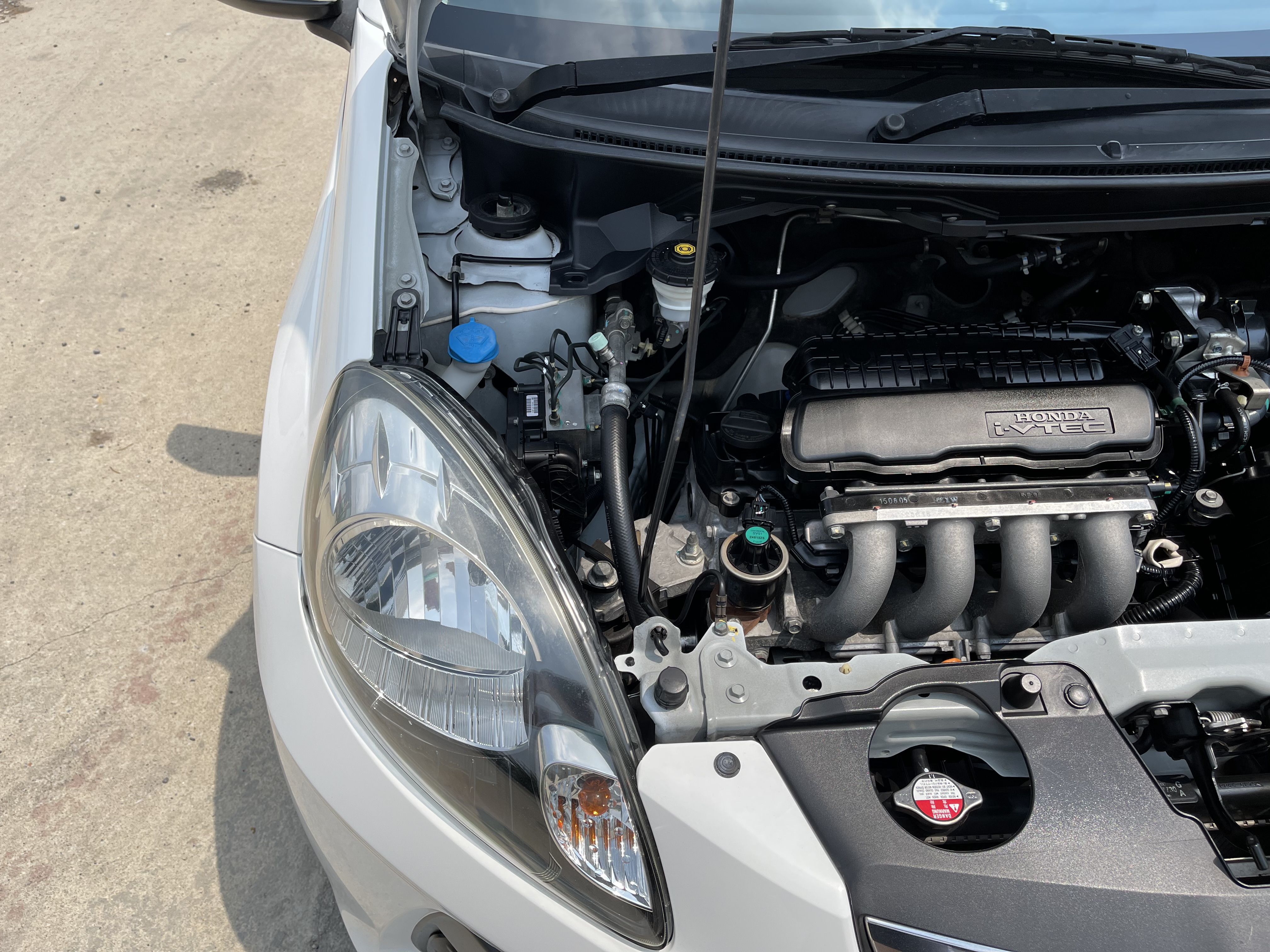 Honda Brio 1.2 V At 2015 ขาว