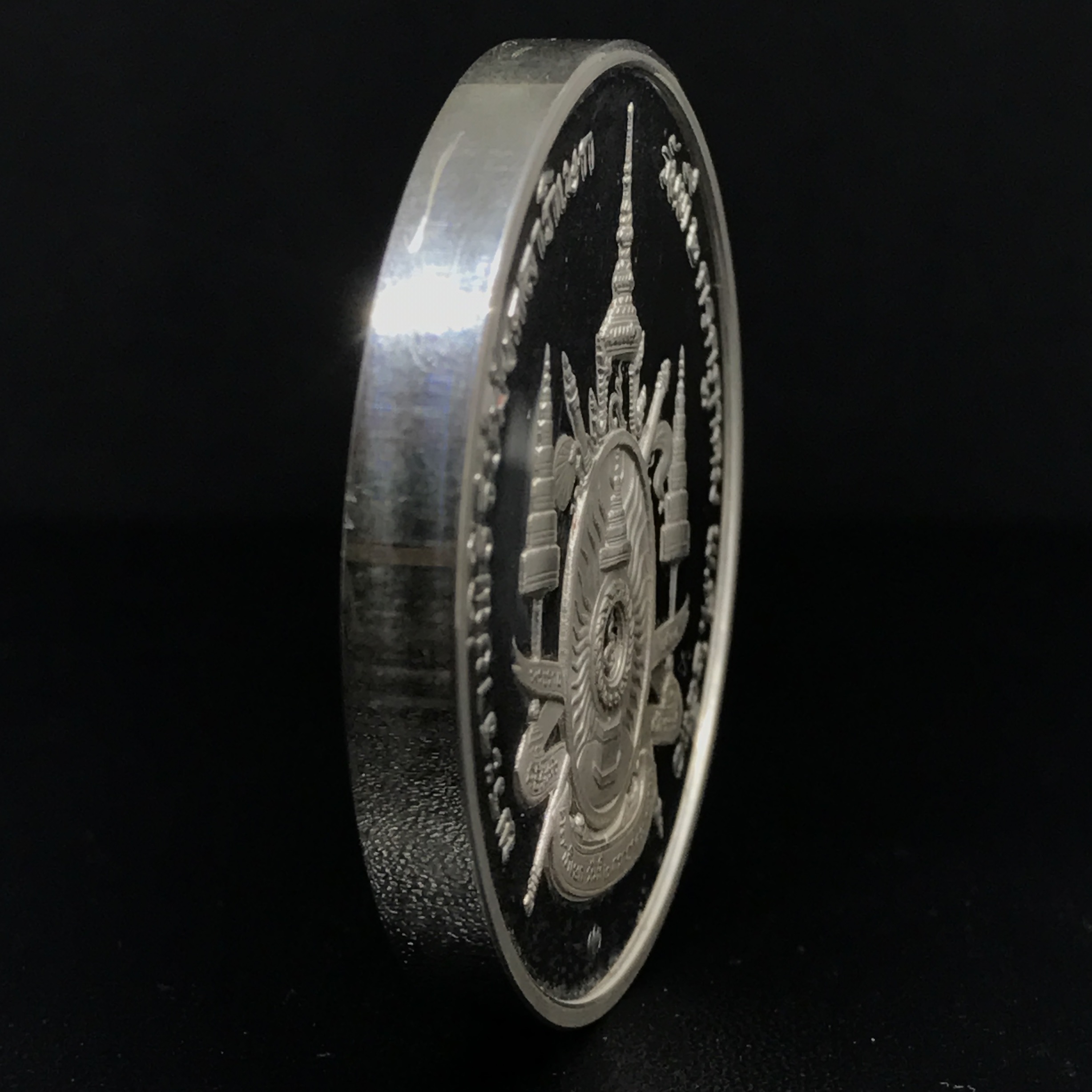 เหรียญที่ระลึกพระราชพิธีรัชมังคลาภิเษก ปี2531 เนื้อเงินขัดเงา