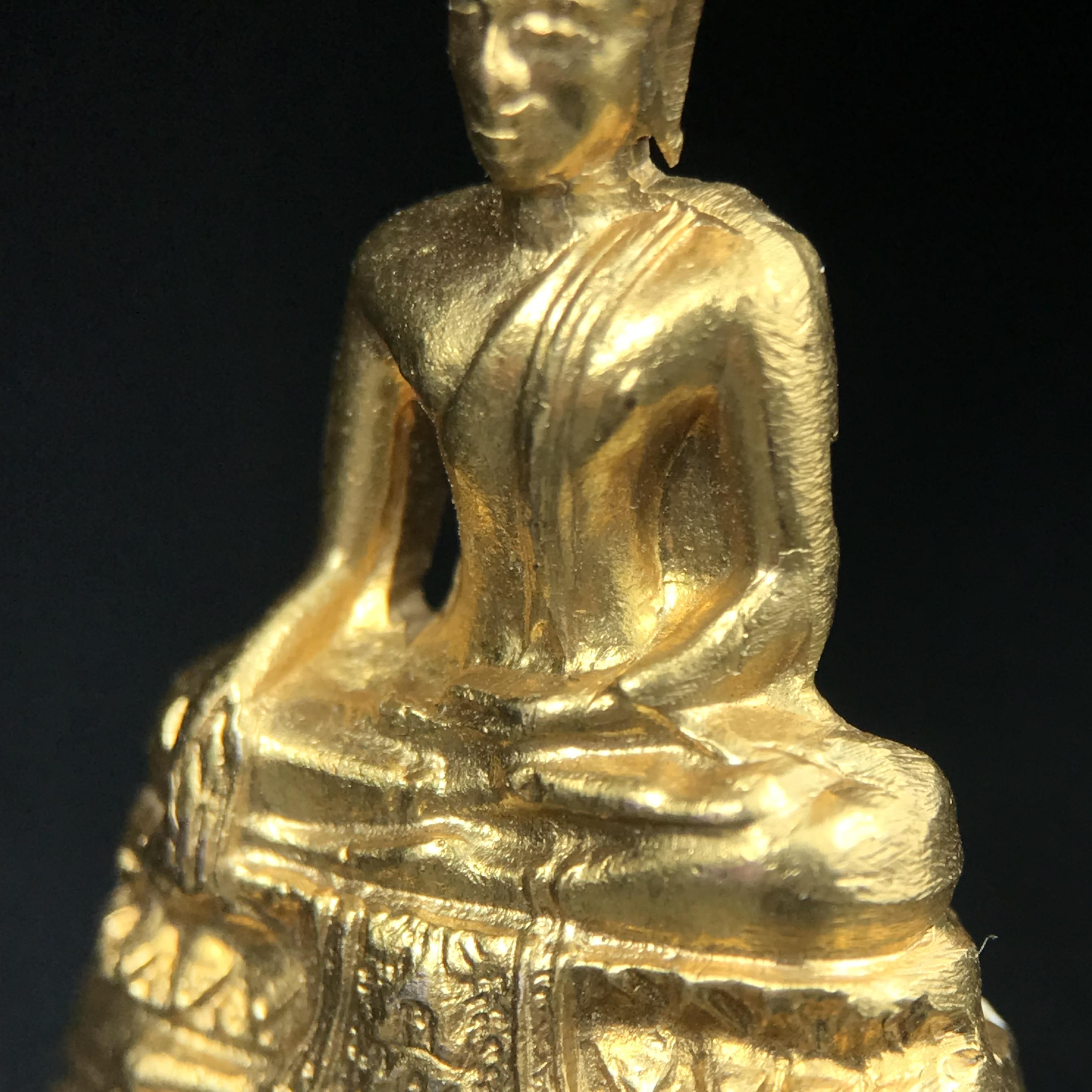 พระกริ่ง ภปร.(รุ่นแรก) วัดบวรนิเวศวิหาร พ.ศ.2508 กะไหล่ทองเดิม(กรรมการ)พิมพ์นิยม(หูยาว)(ก้นตะไบหยาบ)สภาพคัดสวยเดิม(ในหลวงรัชกาลที่9ทรงเสด็จเททอง)พบเจอน้อยหายาก