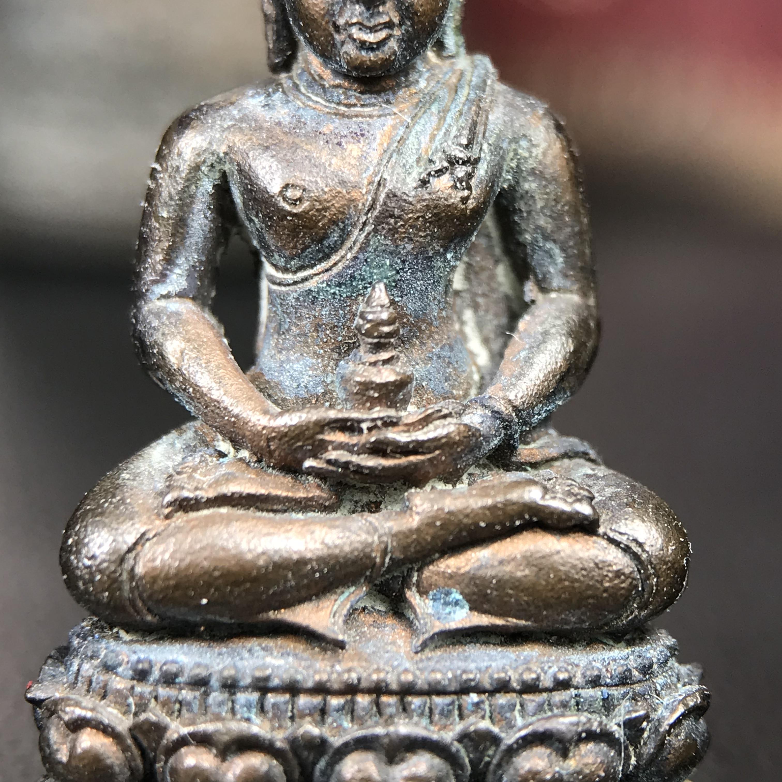 พระกริ่ง-พระชัยวัฒน์อธิบดี ปี2525 ของดีอัยการ (มีไว้บูชาเลื่อนยศเลื่อนตำแหน่งทุกท่าน)(1ใน 2525 ชุด)****ชุดหมายเลข ๗๘๖ ****มียศ มีบารมี สมกับความหมายของนาม พระกริ่งอธิบดี “พระกริ่งผู้เป็นใหญ่ในหมู่พระกริ่งทั้งหลาย”