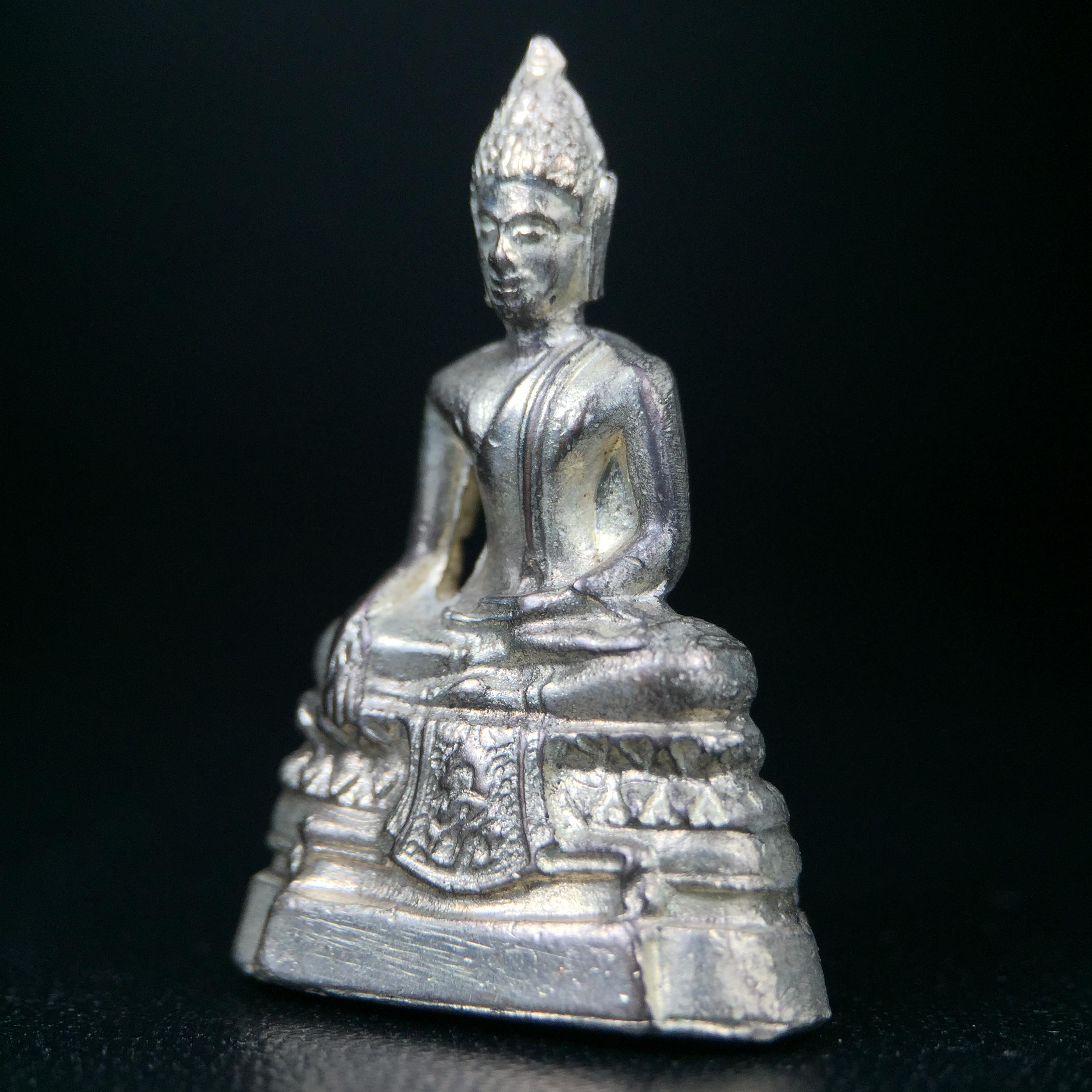 พระกริ่ง ภปร.(รุ่นแรก) วัดบวรนิเวศวิหาร พ.ศ.2508 กะไหล่เงินเดิม(กรรมการ)พิมพ์นิยม(ก้นตะไบหยาบ)สภาพคัดสวยเดิม(ในหลวงรัชกาลที่9ทรงเสด็จเททอง)พบเจอน้อยหายากมาก