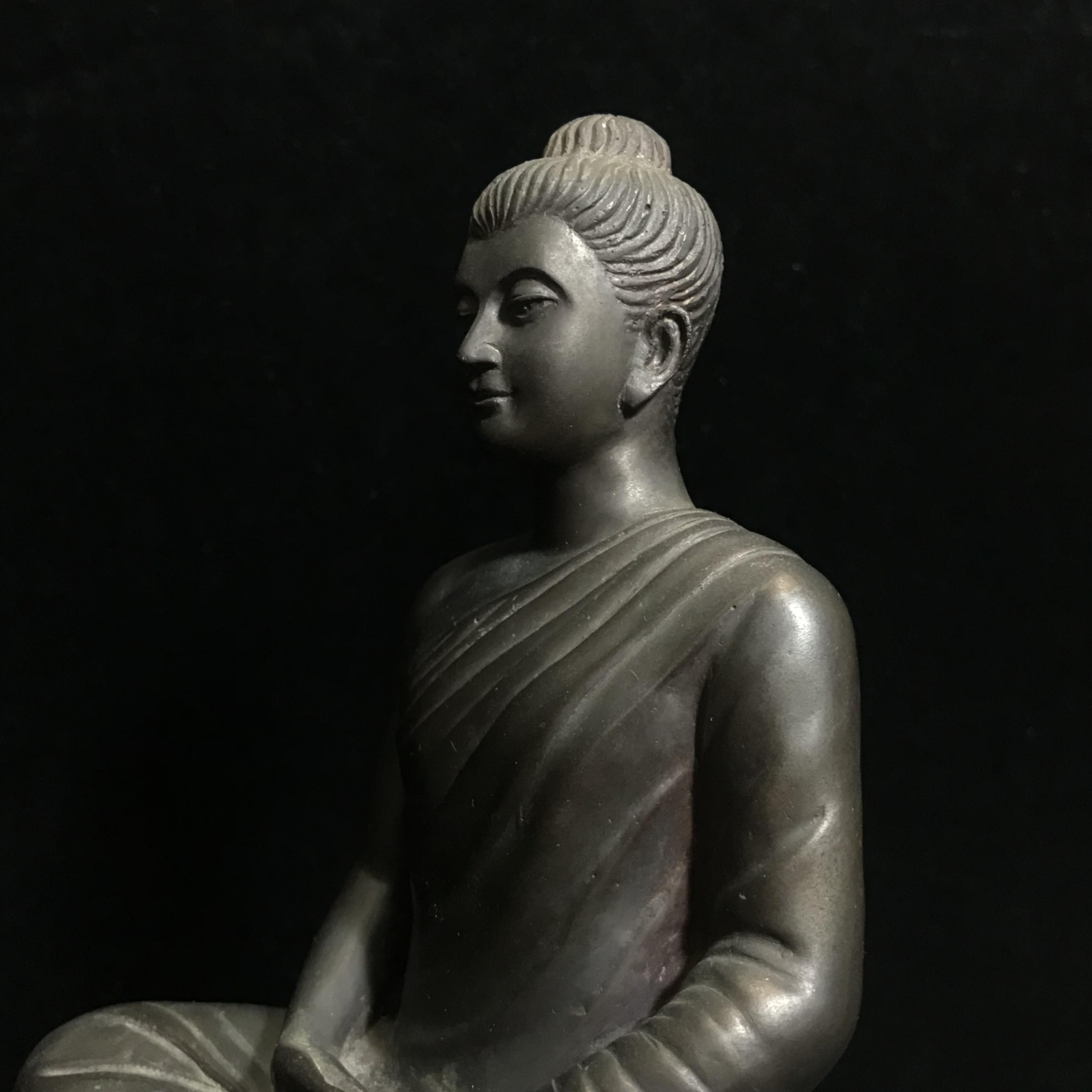 พระพุทธศรีประกายสิทธิ์ ภปร.วัดบวรนิเวศวิหาร ที่ระลึกสร้างโรงพยาบาลสมเด็จพระ ศรีนครินทร์ ปี 2525 หน้าตัก 5นิ้ว(พระราชทานเม็ดพระธาตุบรรจุใต้ฐาน)