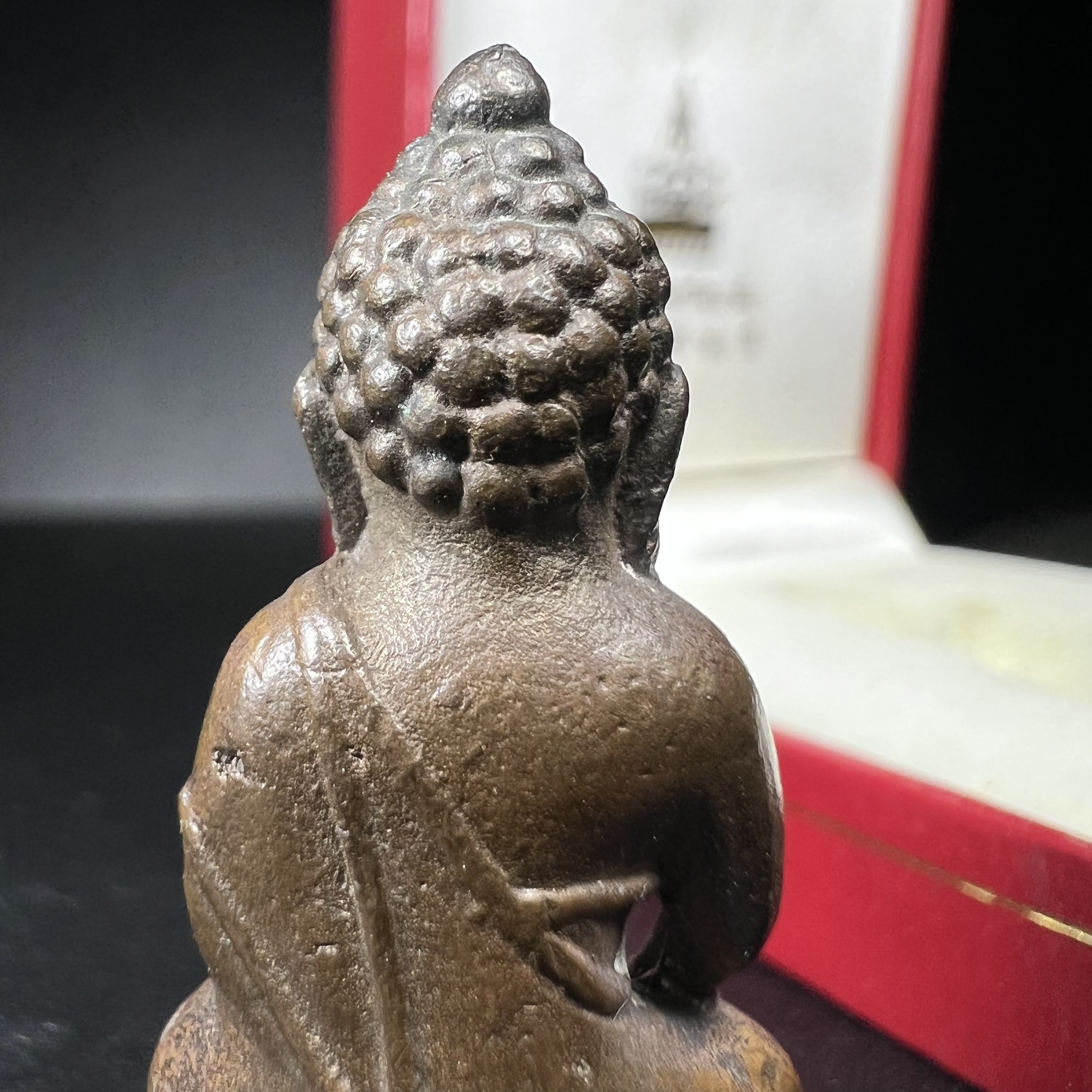 พระกริ่ง ภปร. 60 ปี ธรรมศาสตร์ สร้างเป็นที่ระลึกการสถาปนาครบรอบ 60 ปี มหาวิทยาลัยธรรมศาสตร์ ปี 2537(ในหลวงรัชกาลที่9 เสด็จเป็นประธานในพิธี)(พิธีใหญ่ เกจิที่มีชื่อเสียงมาร่วมปลุกเสกจำนวนมาก ชนวนมาลสารเก่าเข้มขลัง )**ของดีธรรมศาสตร์ที่ศิษย์เก่าไม่ควรพลาด**