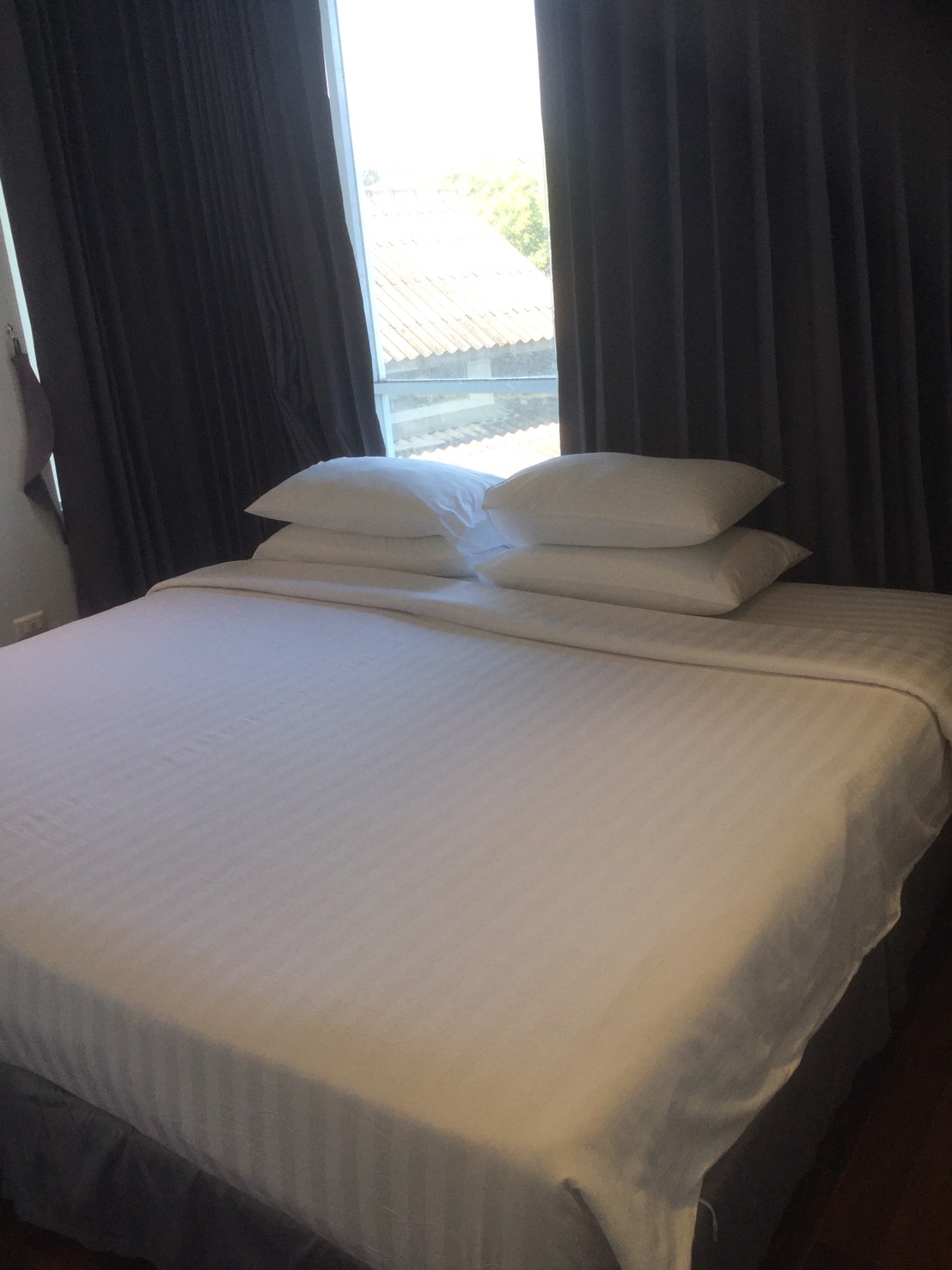 For Rent : Kohkaew, Modern House with Swimming Pool, 4 bedroom 5 bathroom