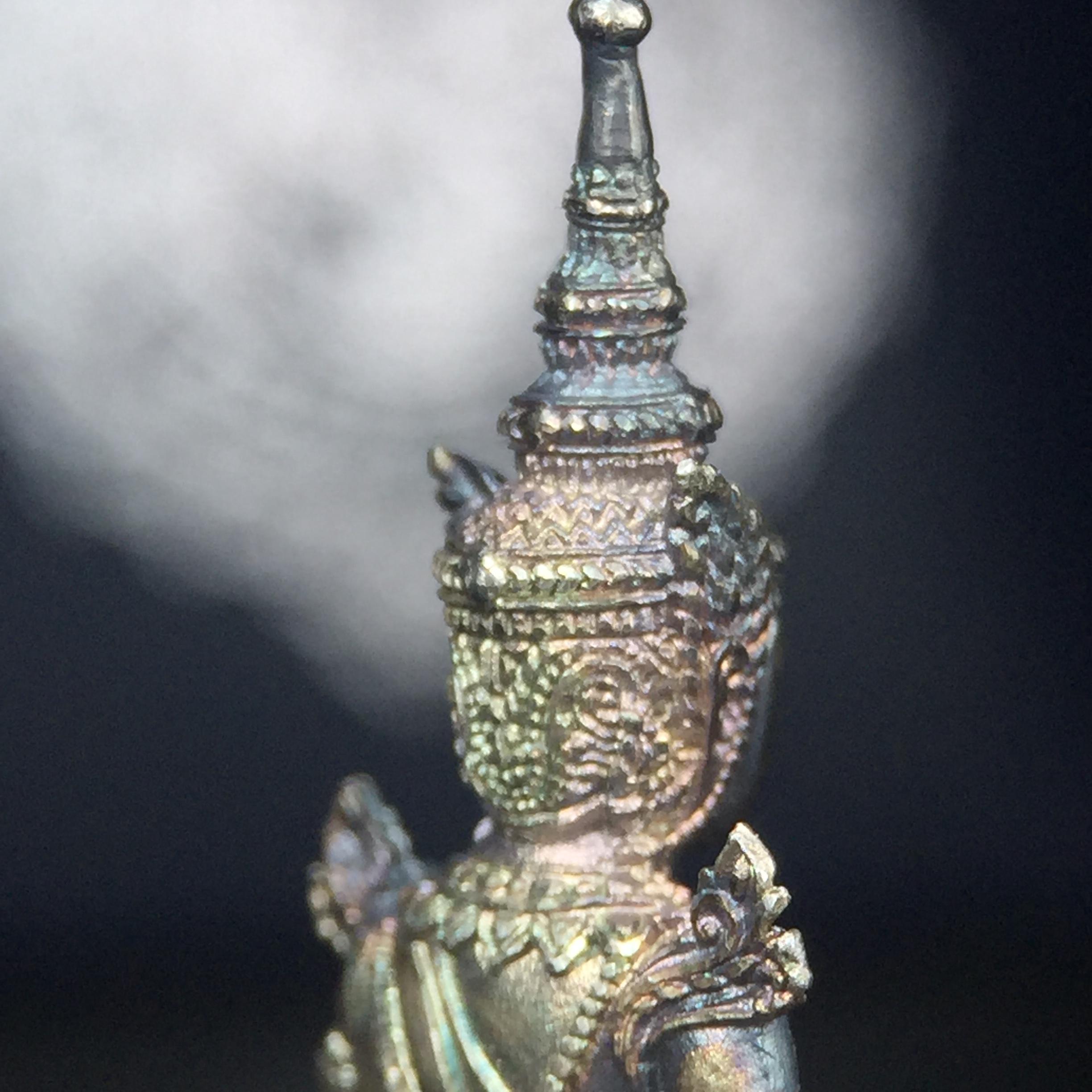 พระแก้วมรกต กรมสรรพสามิตจัดสร้างขึ้นเนื่องในโอกาสครบรอบ 64 ปีของกรมสรรพสามิต และเนื่องในวโรกาสที่พระบาทสมเด็จพระเจ้าอยู่หัวทรงครองราชย์ครบ50ปีเมื่อ พ.ศ.2539 เนื้อเงินทรายนวลขัดเงา(ผิวเดิมๆขึ้นสีรุ้งธรรมชาติสวย(สเน่ห์พระเนื้อเงินสีสันที่ธรรมชาติสรรค์สร้าง)