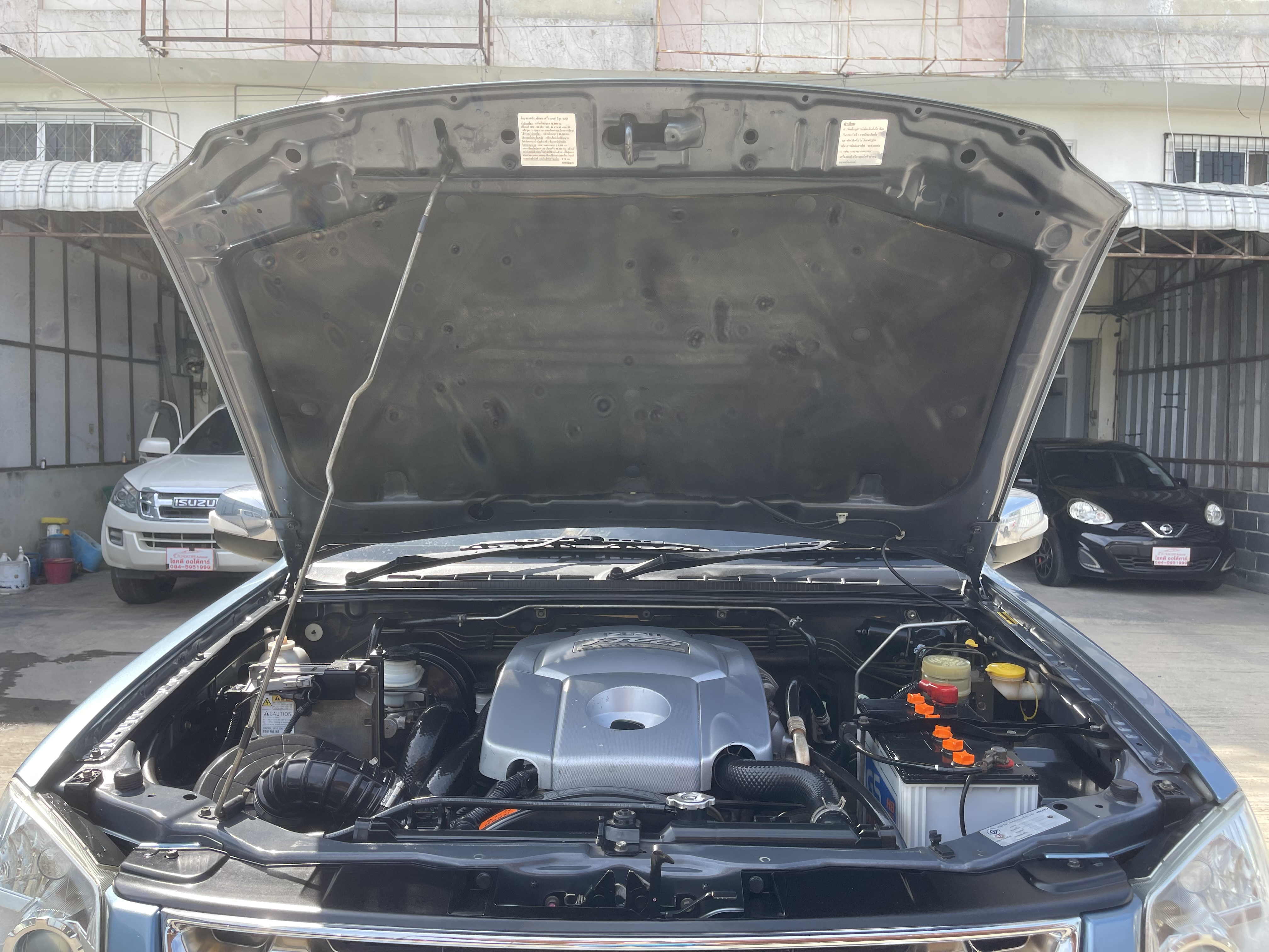 Isuzu Dmax 4ประตู Hilander 2.5 Abs 2011 เทา