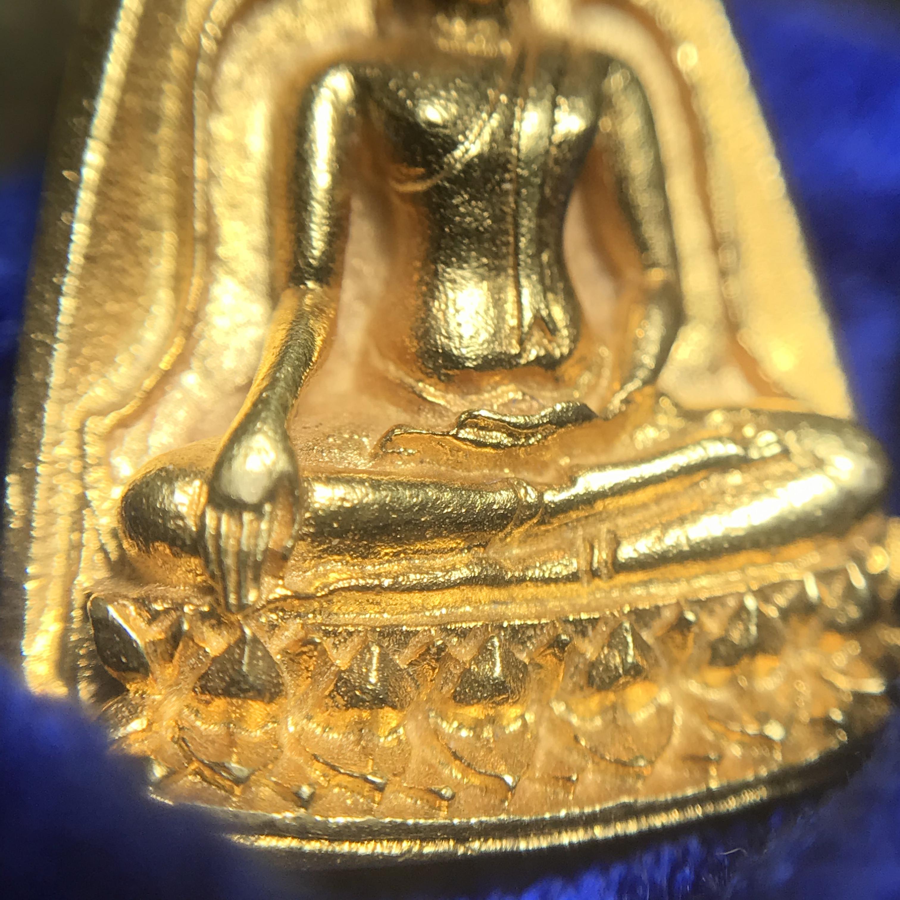 พระสมเด็จนางพญา ส.ก. ปี2535 เนื้อทองคำ พิมพ์ใหญ่ 5รอบพระราชินี หลวงปู่โต๊ะปลุกเสก(ในหลวงและพระราชินีเสด็จในพิธี) พร้อมกล่องบรรจุเดิม(นิยม)