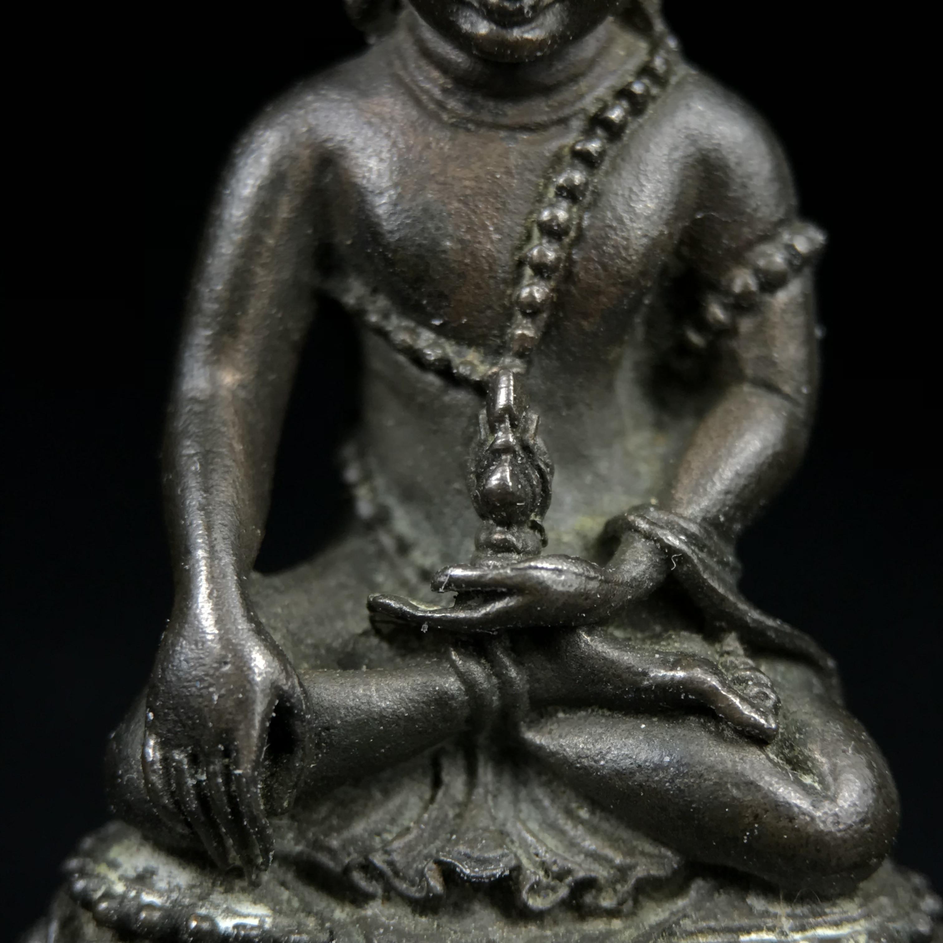 พระกริ่งศิรากาศ ภปร.(พระกริ่งคุ้มเกล้า)วัตถุมงคล"คุ้มเกล้าฯ" มูลนิธิ “คุ้มเกล้า” ในพระบรมราชูปถัมภ์ จัดสร้าง โรงพยาบาลภูมิพล เนื้อนวโลหะ(พิมพ์หน้าไทย)(ในหลวงรัชกาลที่9เสด็จเททอง)(พิธีใหญ่)(นิยม)