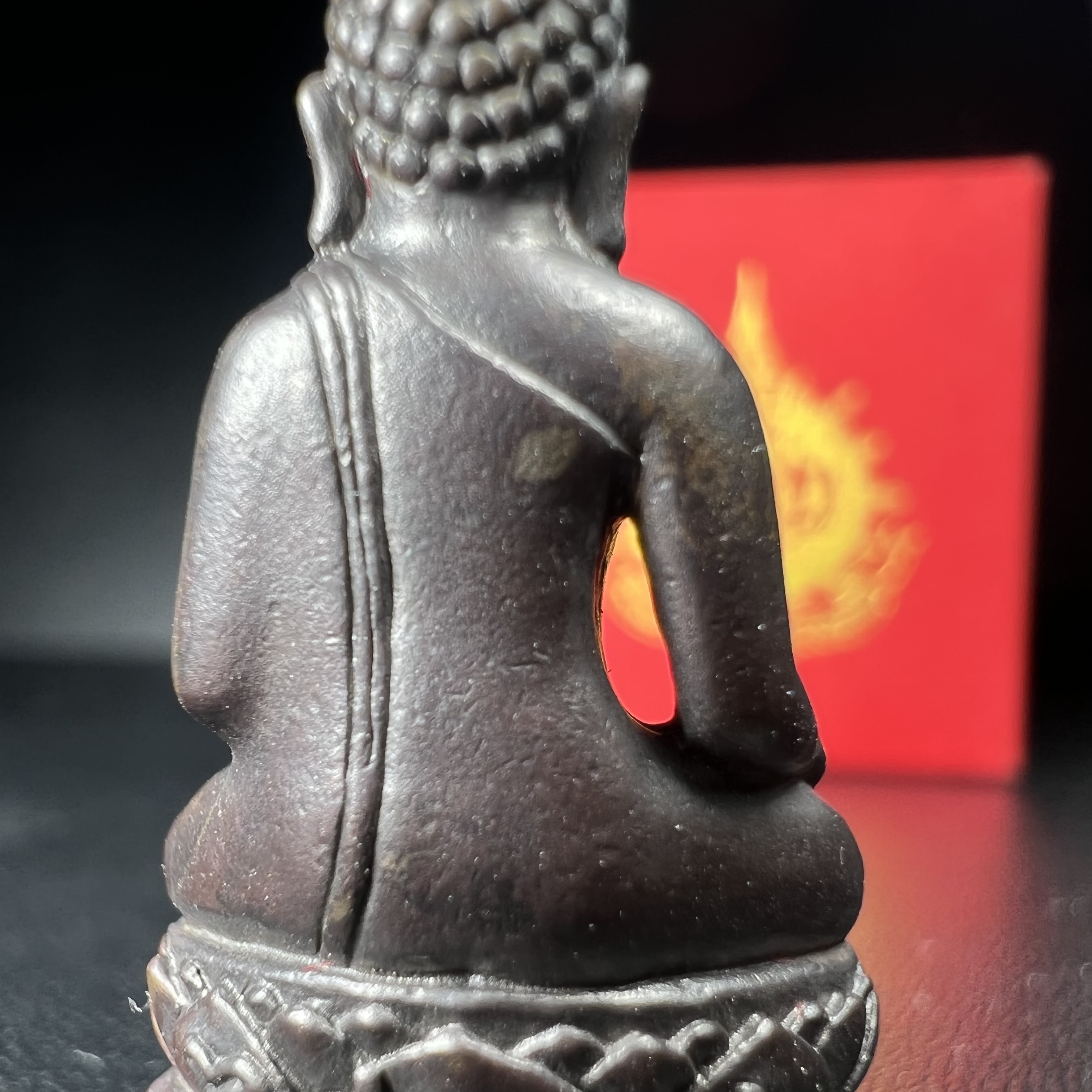 พระกริ่งไพรีพินาศ เฉลิมพระเกียรติ พระบาทสมเด็จพระเจ้าอยู่หัวรัชกาลที่9 พระชนมพรรษา 6 รอบ ปี2542 เนื้อนวโลหะผสมทองคำ(บรรจุเหล็กไหล)ดีนอก-ดีใน