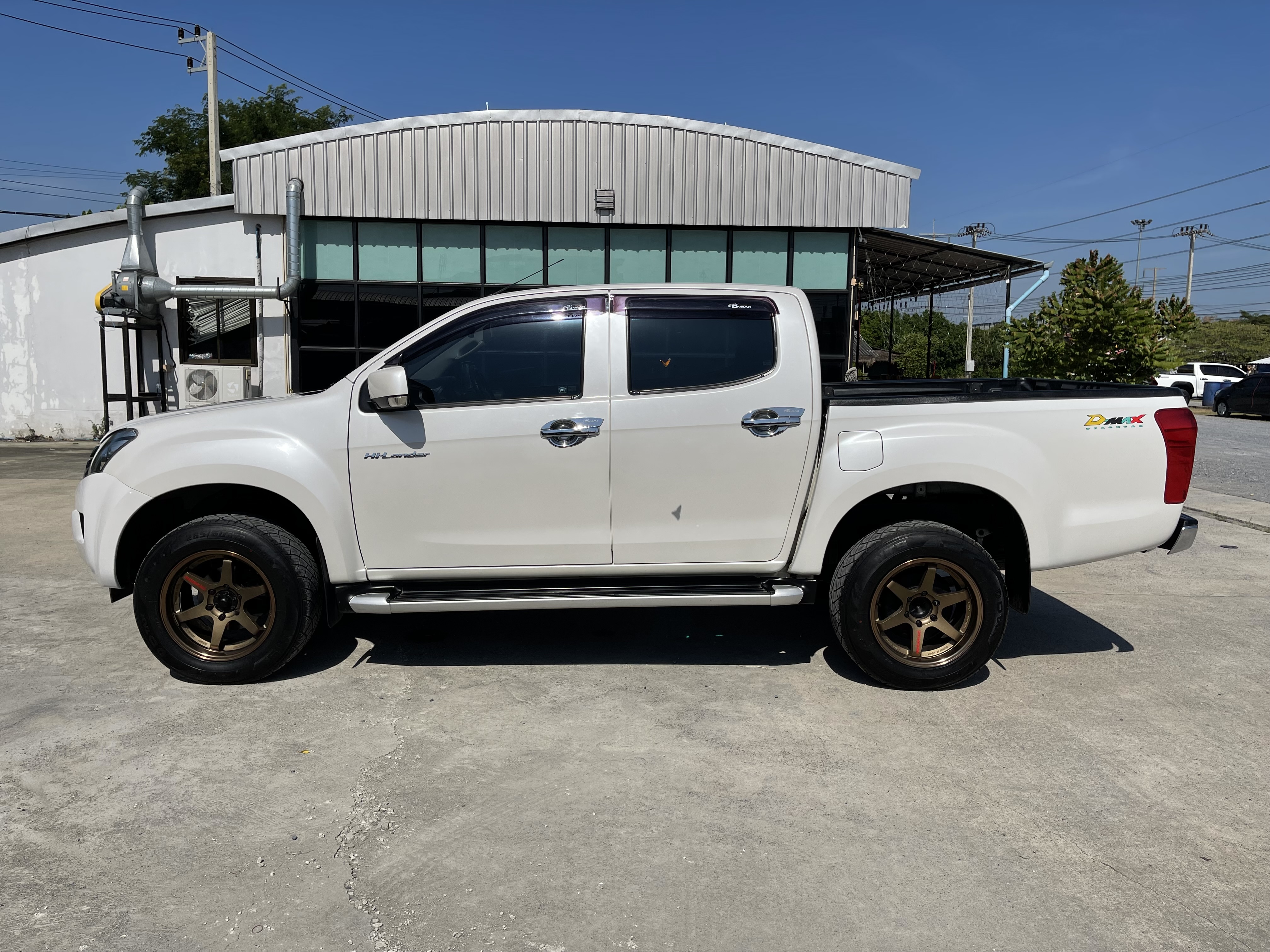 Isuzu Dmax All New 4ประตู Hilander 2.5 Vgs Z Dvd 2013 ขาวมุก