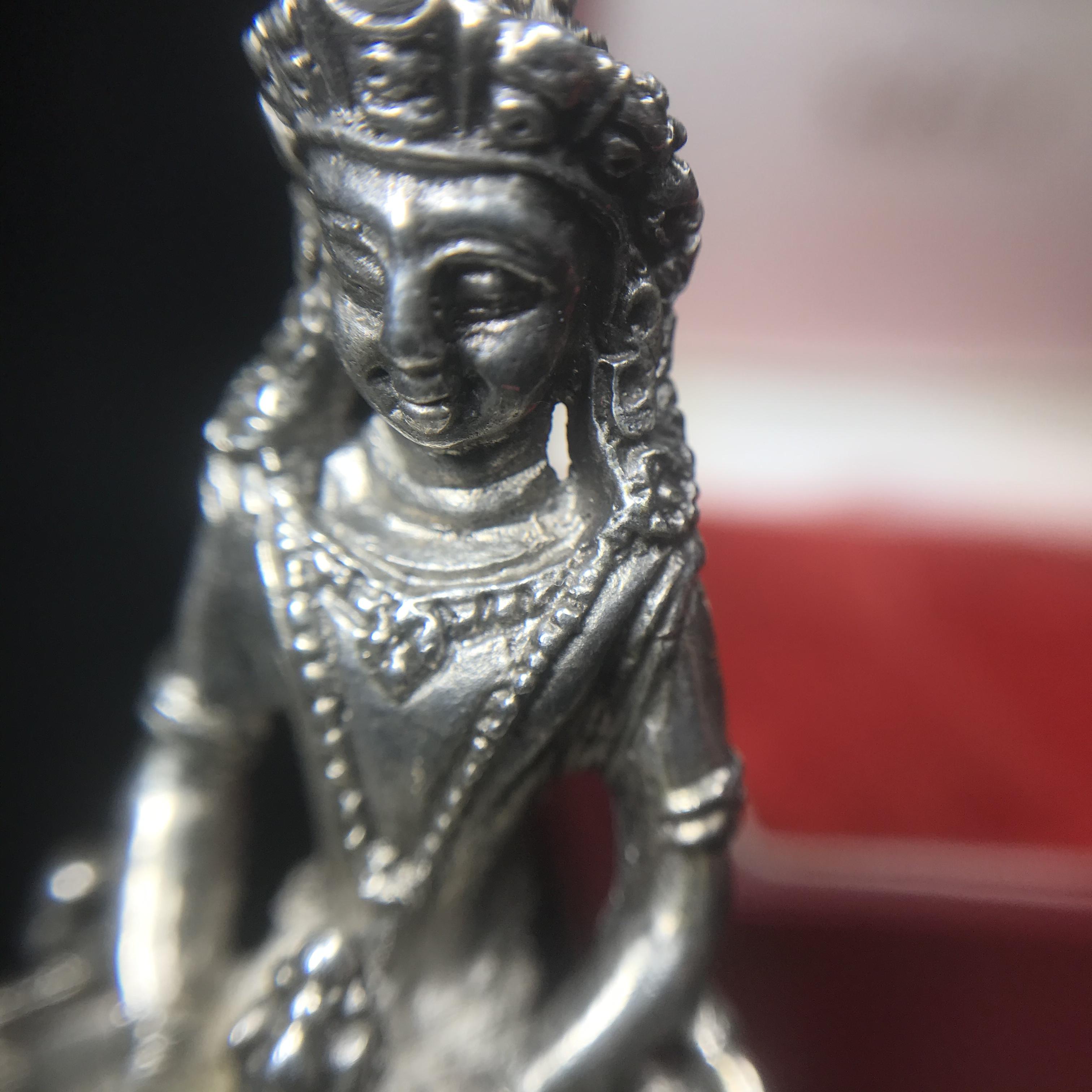 พระอวโลกิเตศวร (เจ้าแม่กวนอิม) วัดบวรนิเวศวิหาร ปี 2538 เนื้อเงินขัดเงา อุดผงจิตรลดา เกศาสมเด็จพระสังฆราช วัดบวรนิเวศวิหาร(พบเจอน้อยหายาก)