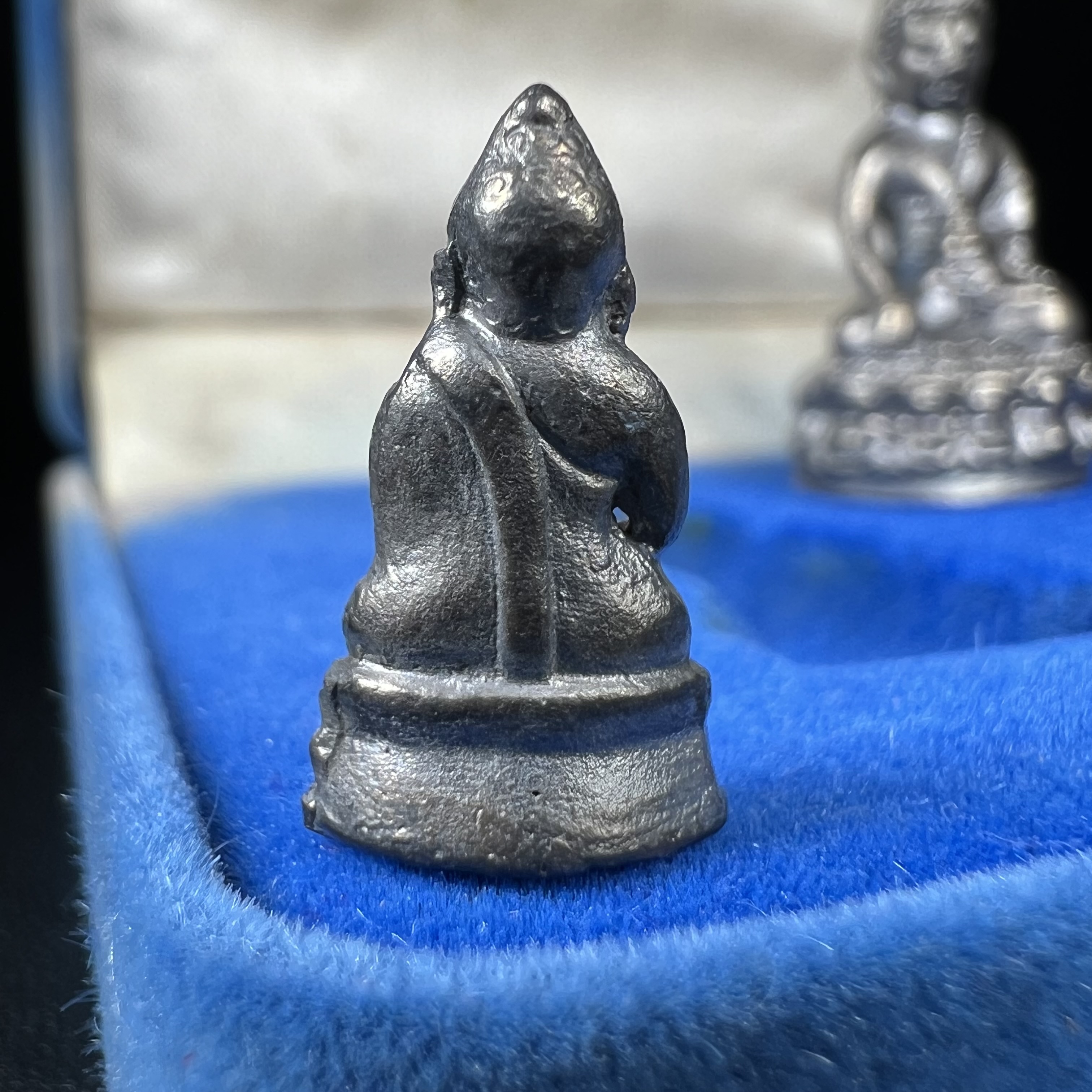 พระกริ่ง-พระชัยวัฒน์ สว. 90 พรรษาสมเด็จย่า ปี2533 เนื้อนวโลหะ(ผสมทองคำเยอะมากรุ่นนี้)(ในหลวงรัชกาลที่9เสด็จในพิธี)(หล่อแบบโบราณอุดมวลสาร 108 แบบฉบับพระกริ่งใหญ่สายวัดสุทัศน์ พระสังฆราช(แพ))(1 ใน 3000 ชุด) หายาก