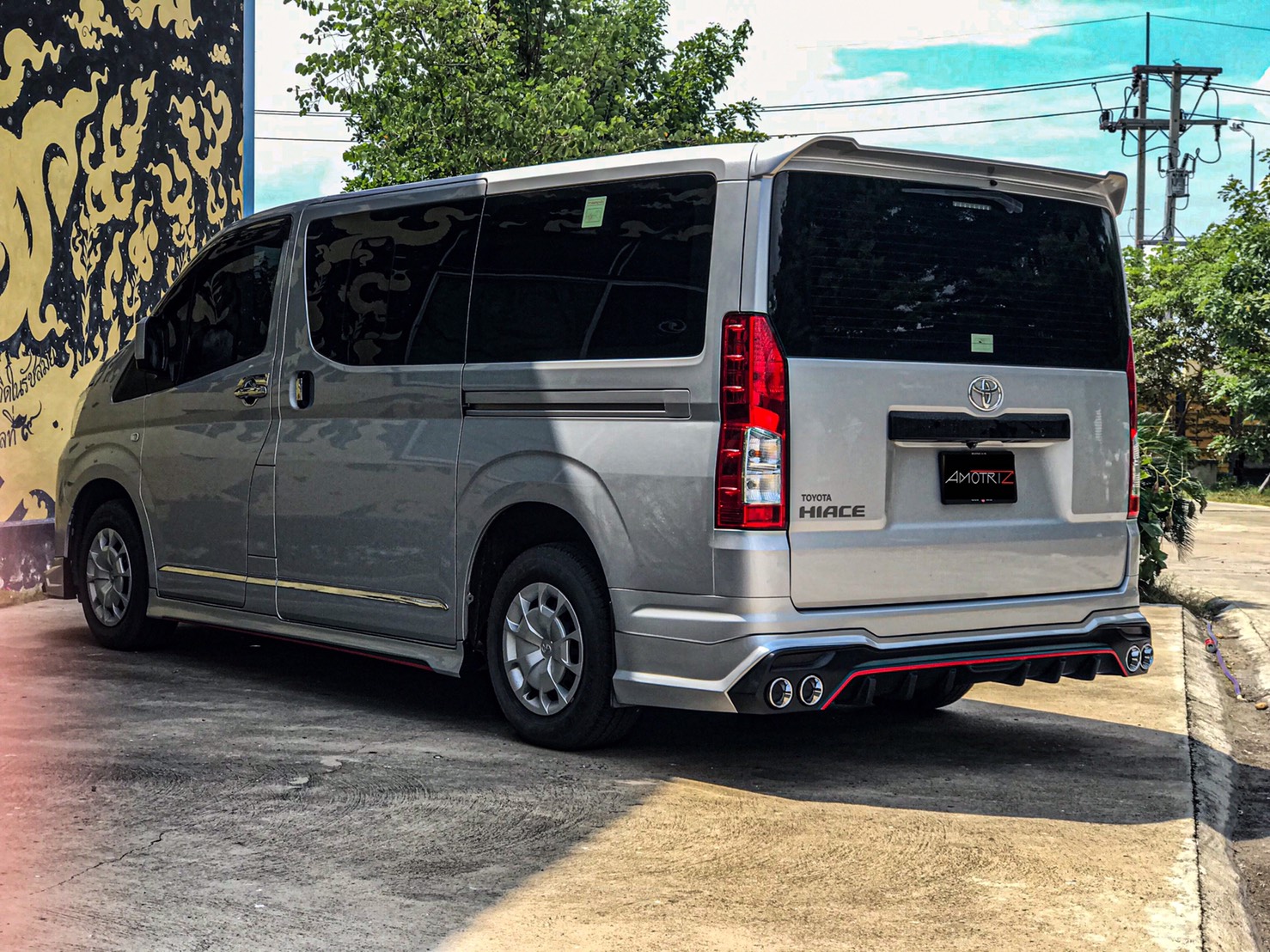Toyota Hiace 2019 V.1 bodykits by Amoriz