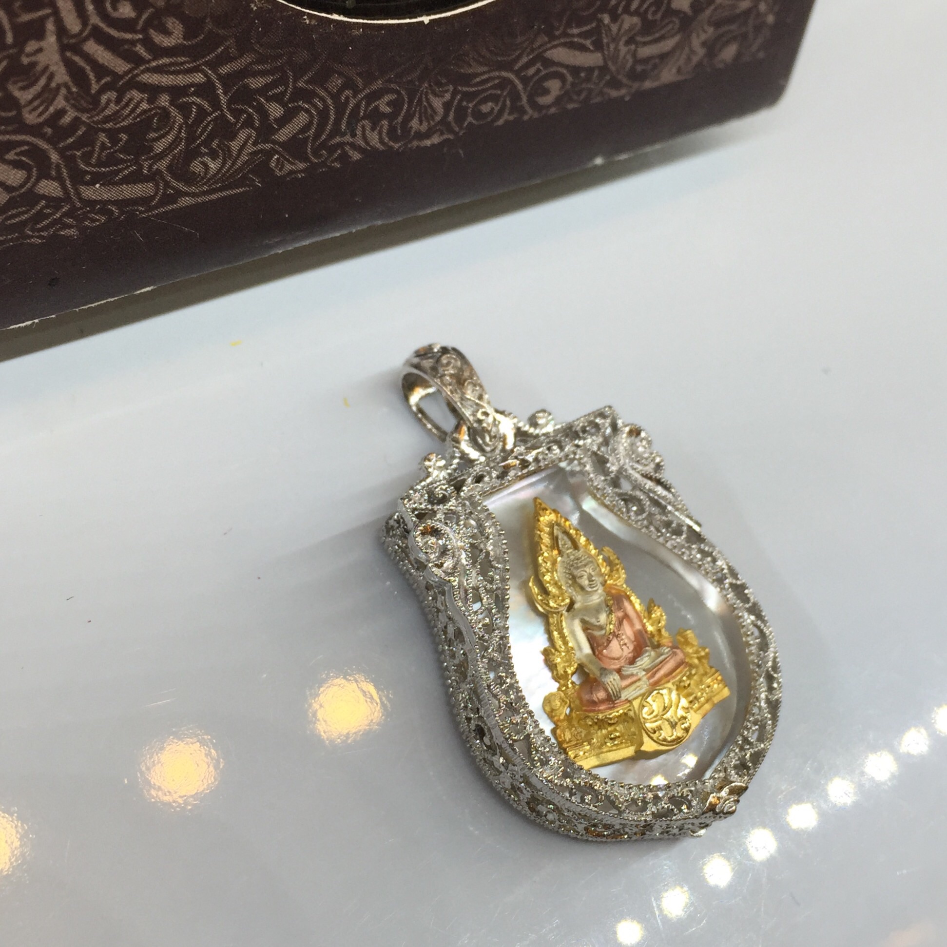 เหรียญทรงเสมา พระพุทธชินราช ภปร โครงการ "เพราะแผ่นดินนี้คือ แผ่นดินเกิด" เนื้อเงินสามกษัตรย์ ปี2548