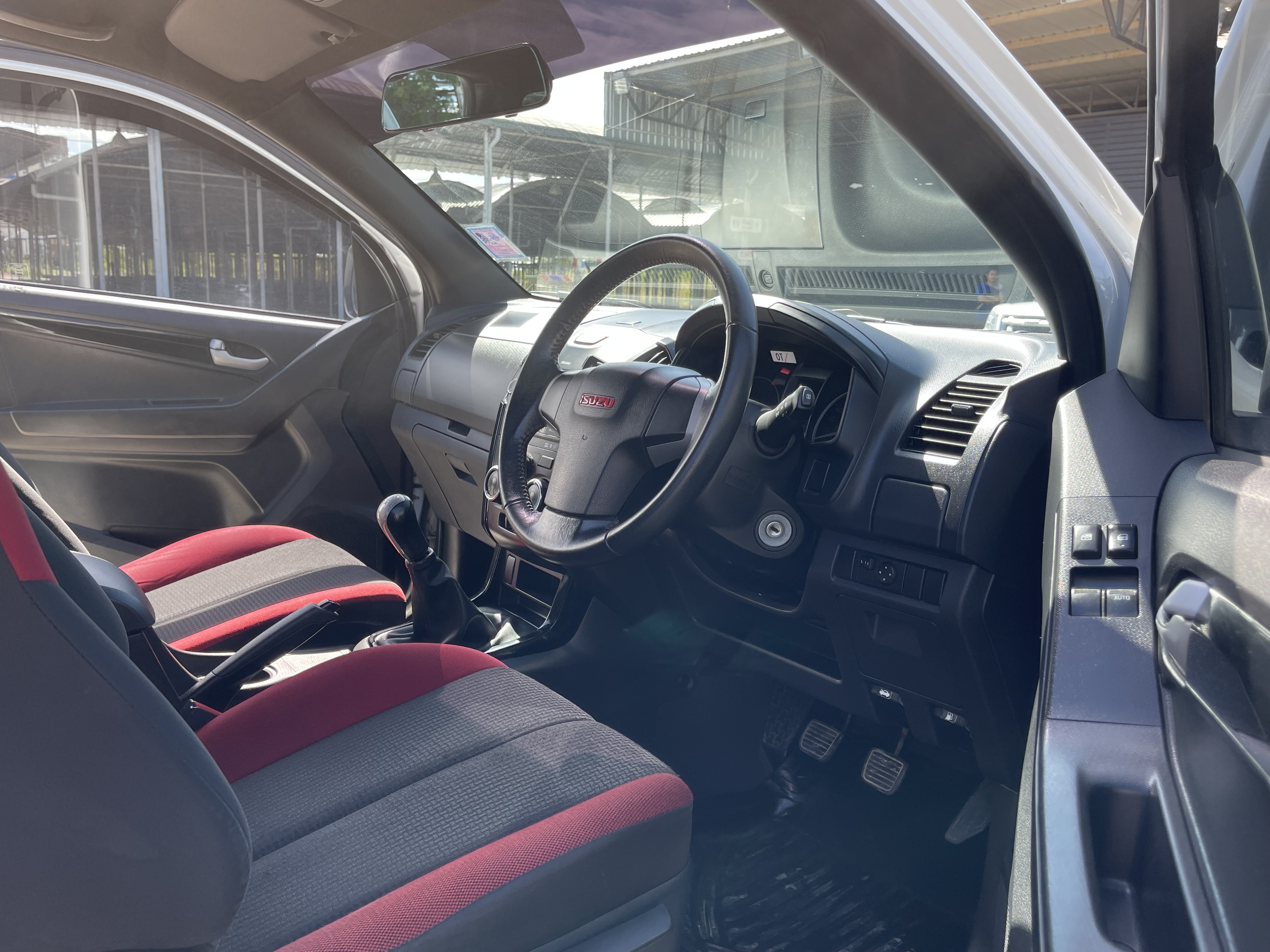 Isuzu Dmax All New Cab 2.5 Vgs Z X-Series 2014 ขาวมุก